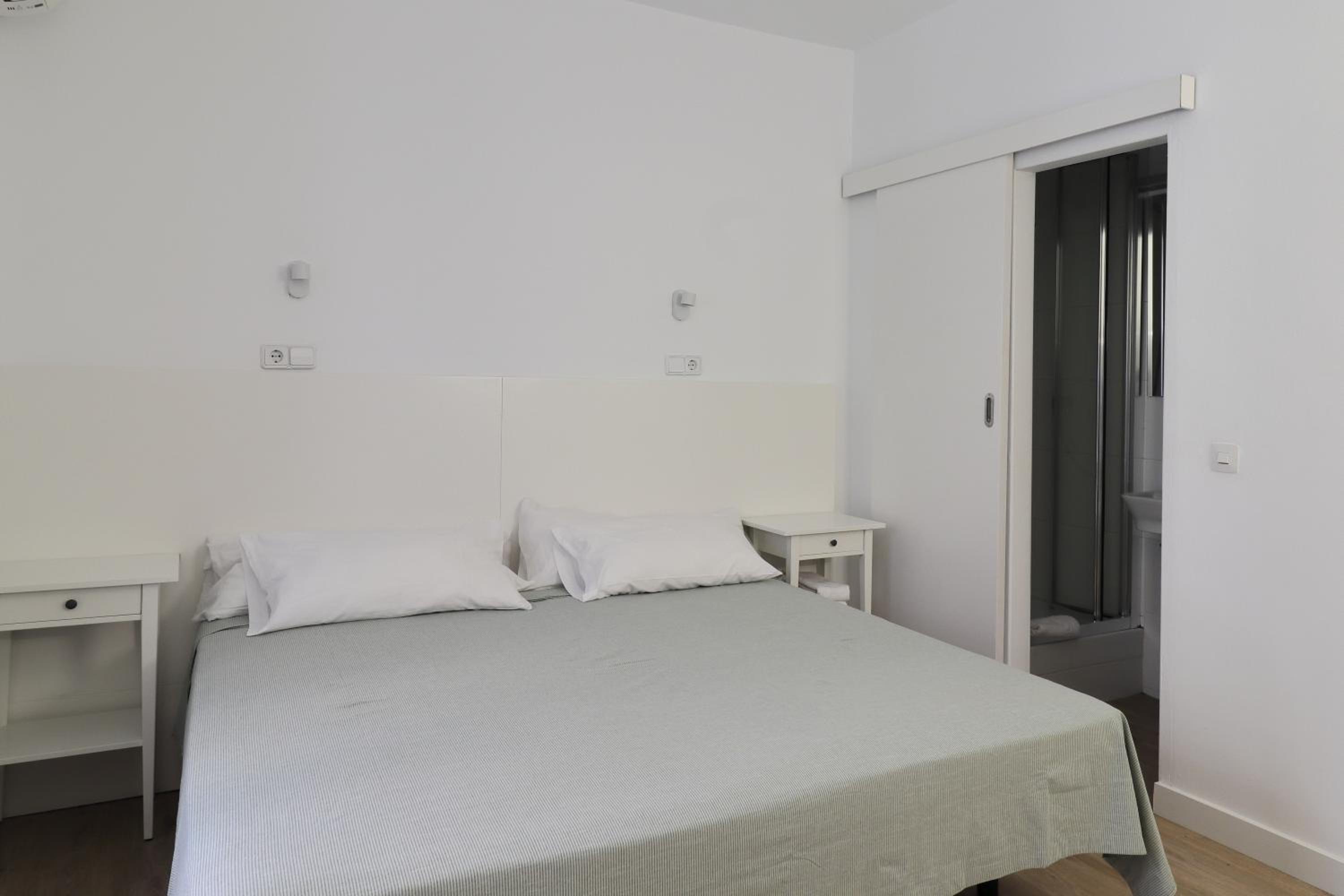 Large Double Room photo 3