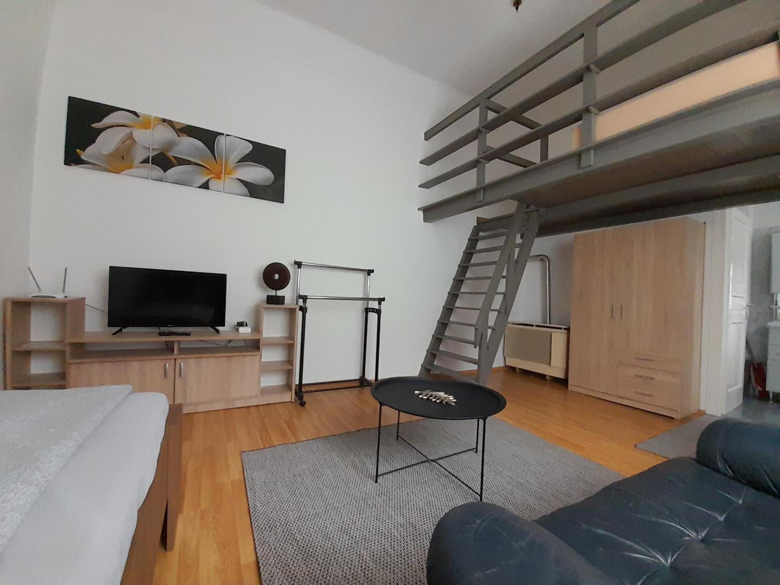 Apartment - Photo 4