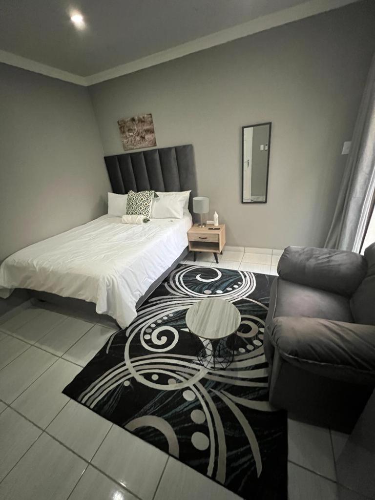 Deluxe Double Room - Photo 36