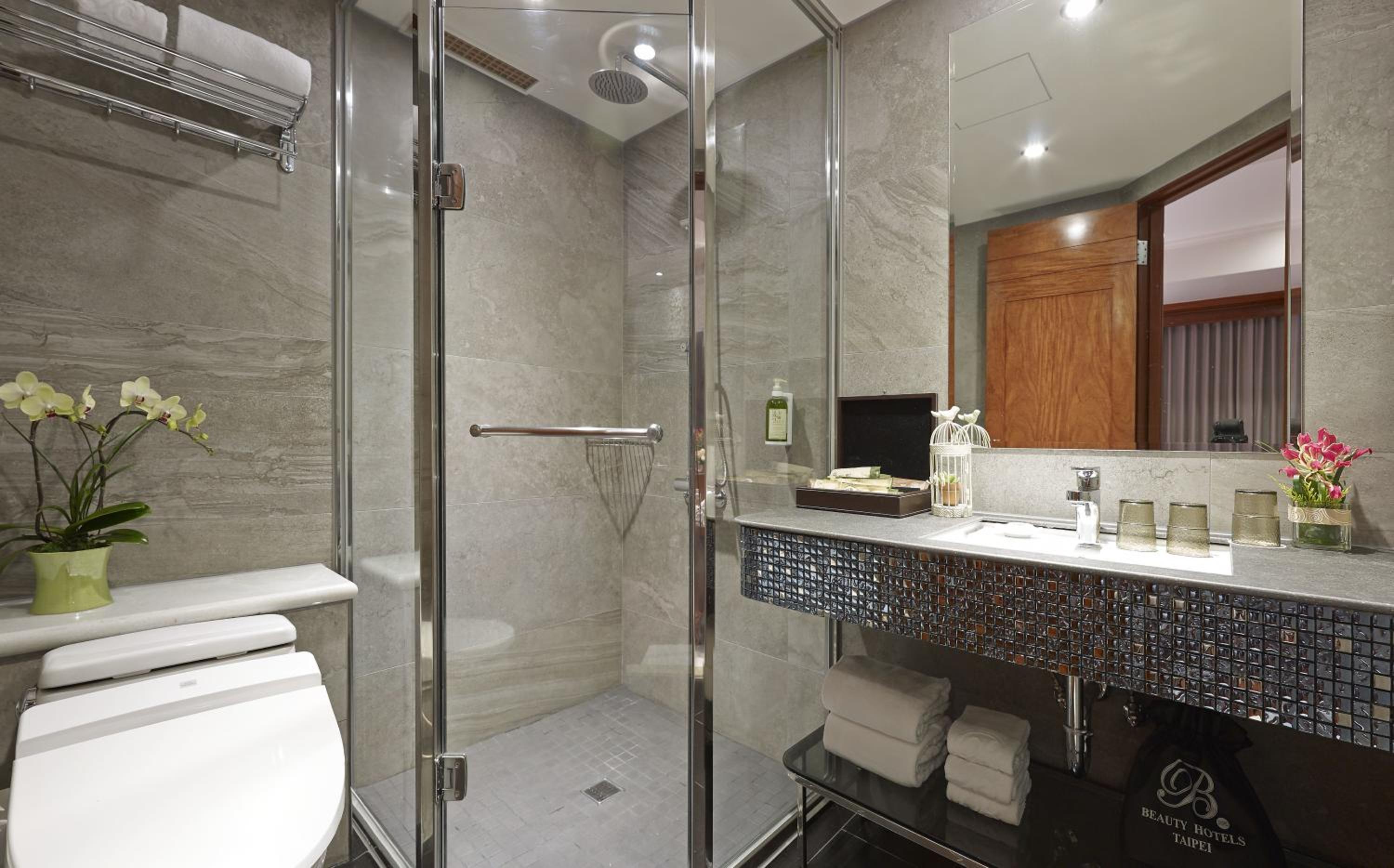 Deluxe Triple Room photo 3