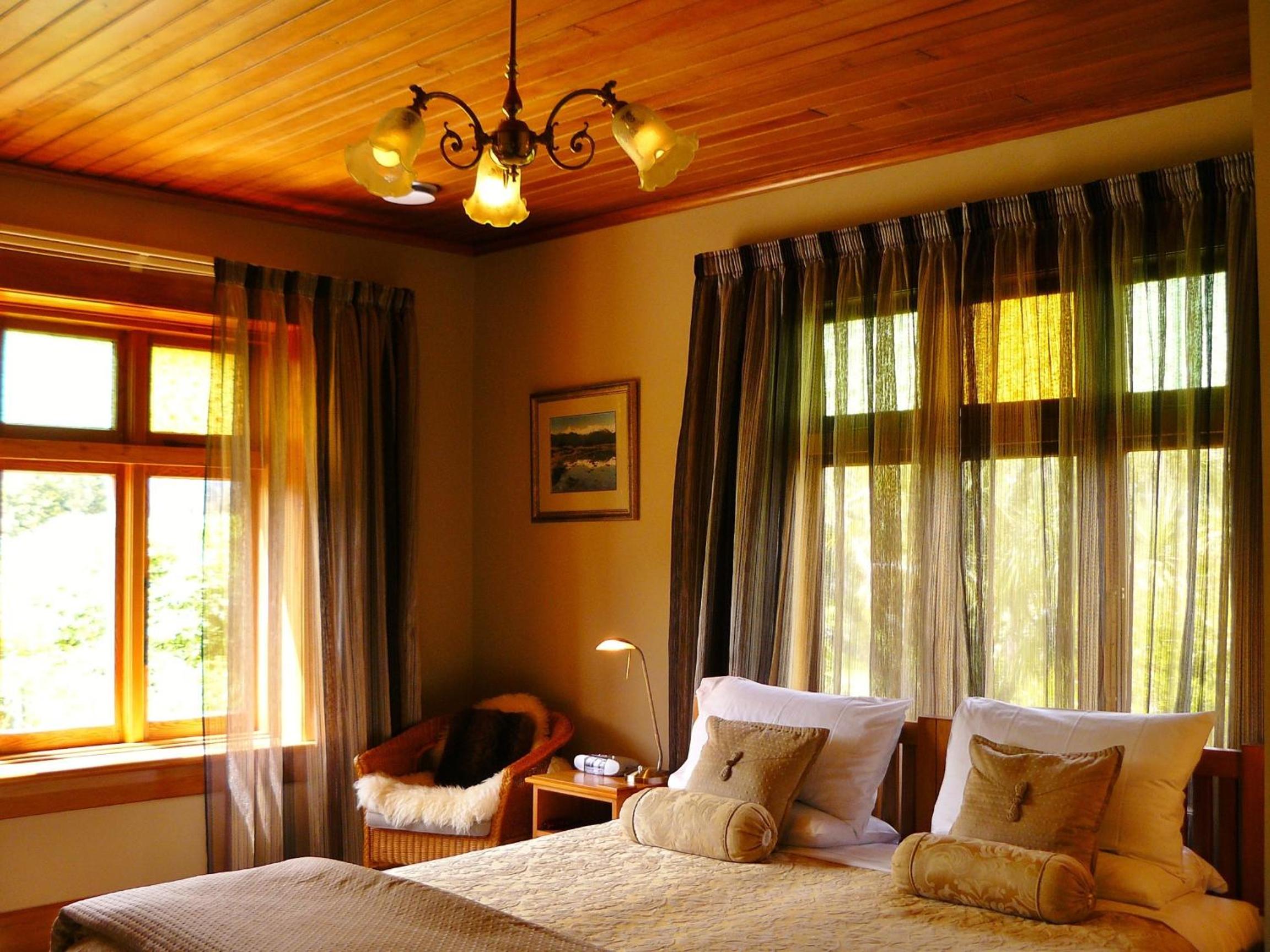 Superior King or Twin Room - Upstairs photo 2