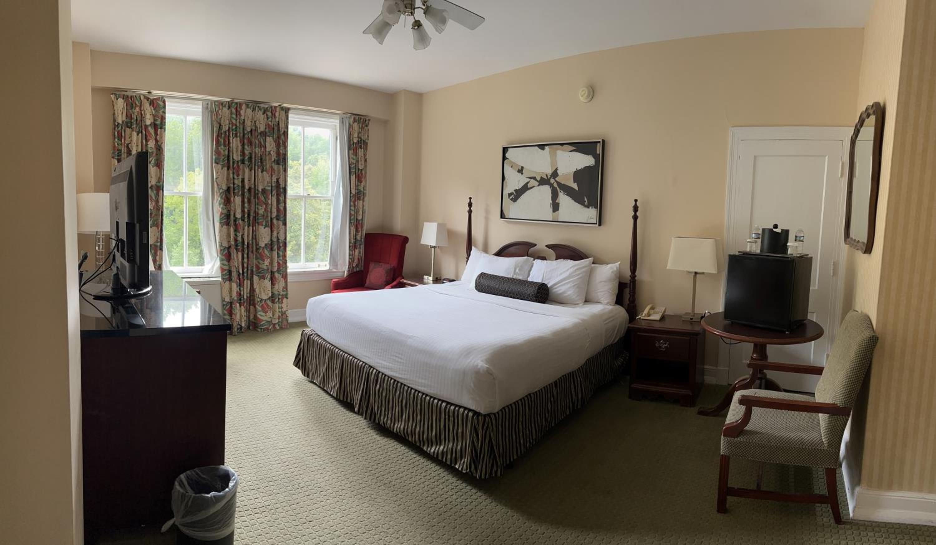 Standard King Room - Photo 5