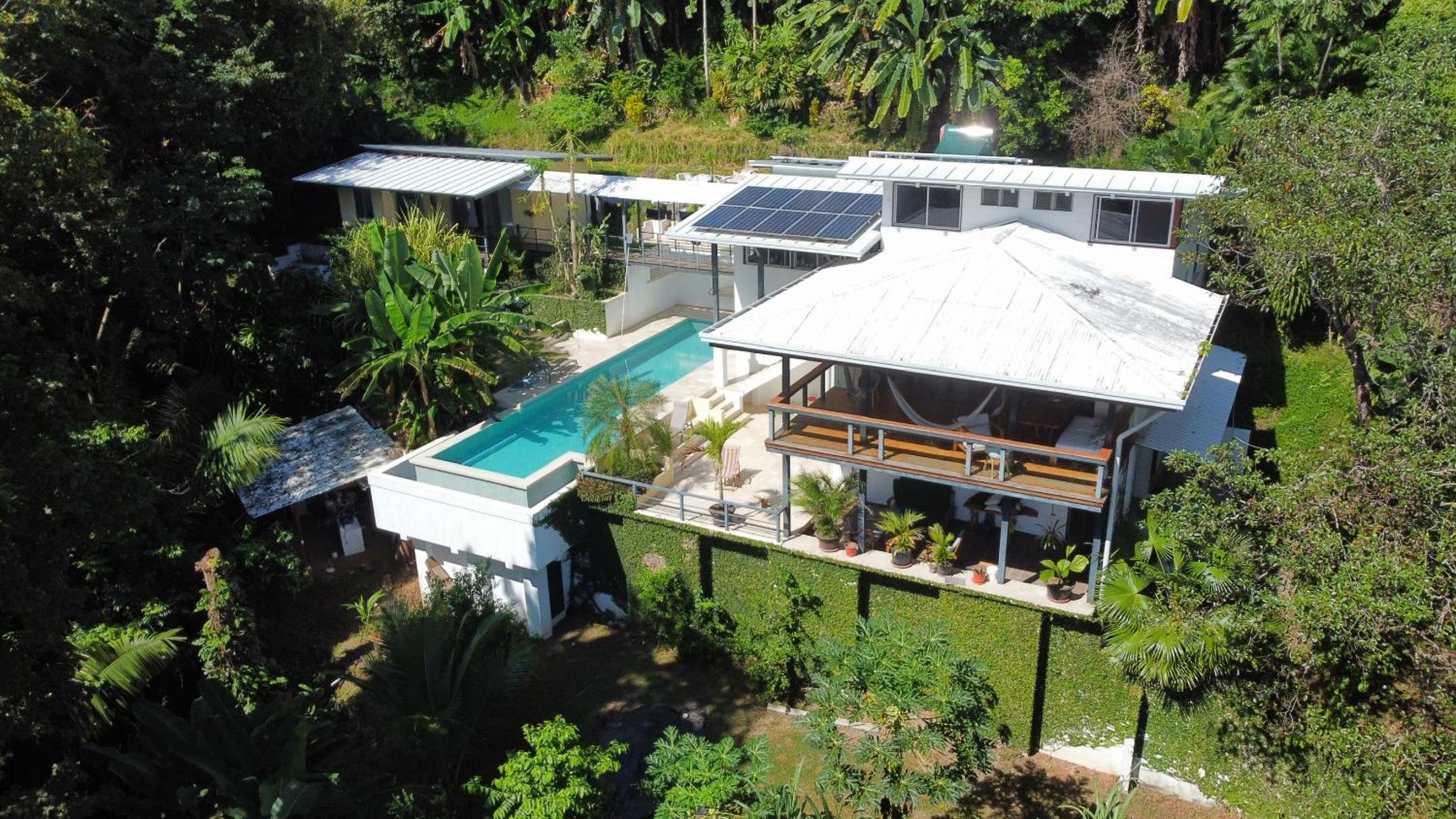 Three-Bedroom Villa photo 3