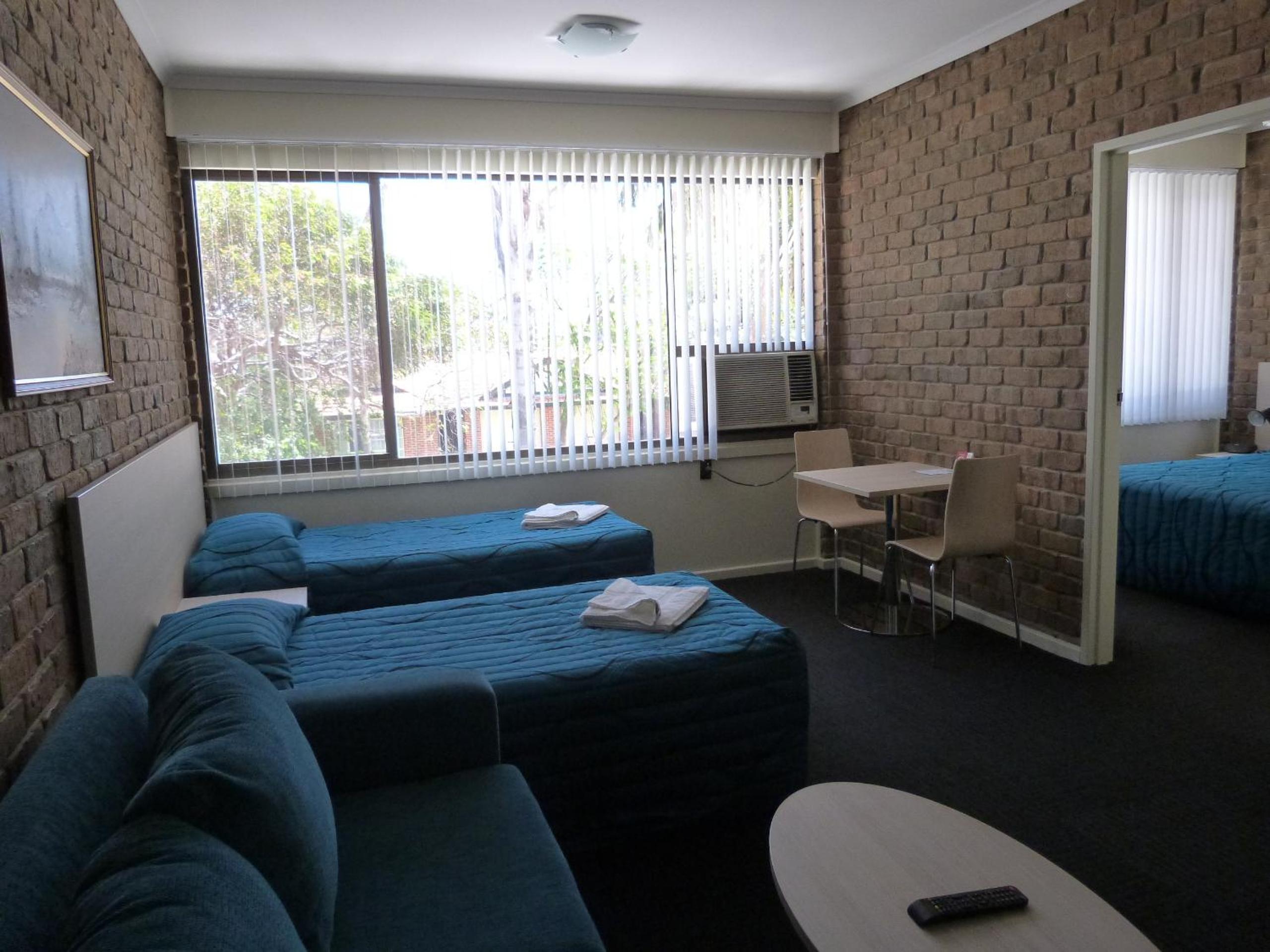 Family Room - Photo 6