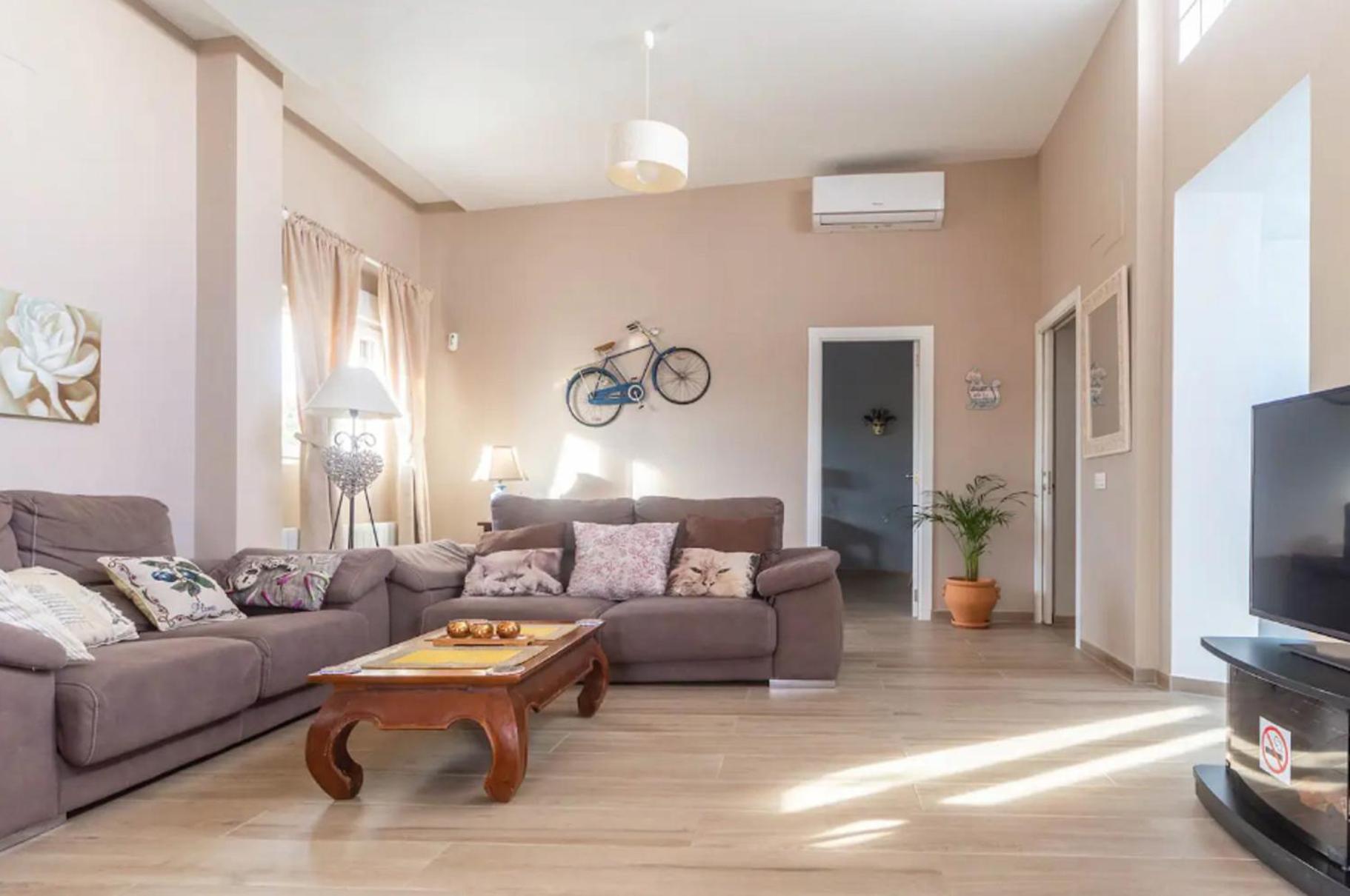Three-Bedroom Townhouse photo 3