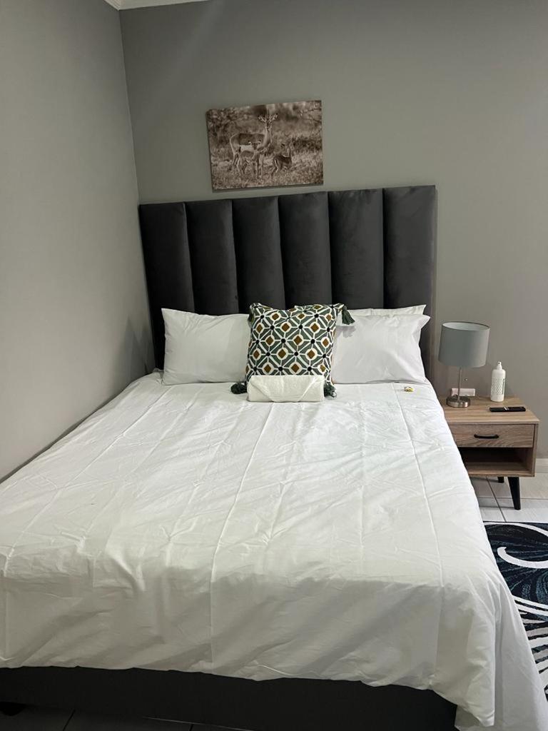 Deluxe Double Room - Photo 8