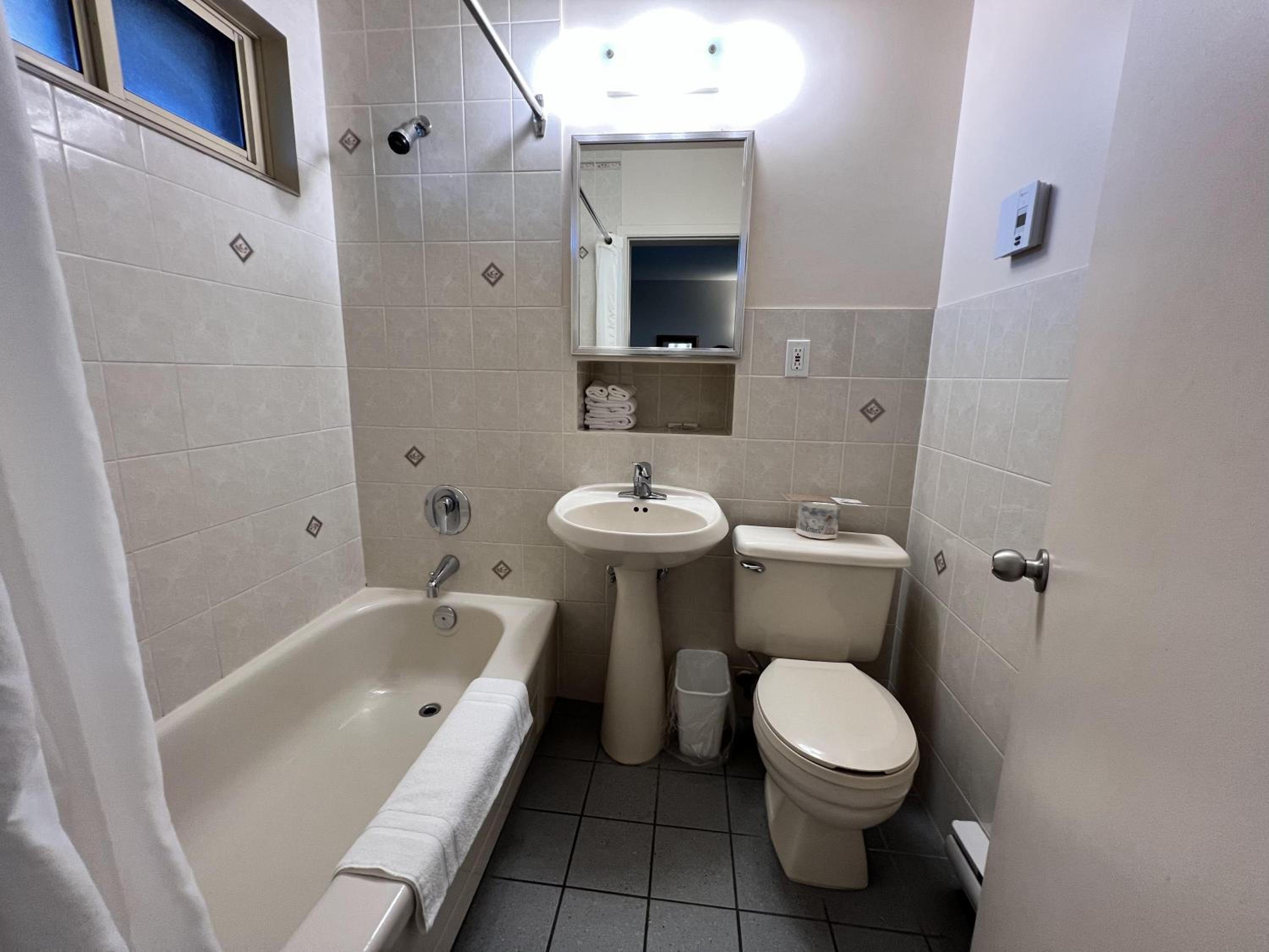 Suite with Two Double Beds and Kitchenette - Photo 4