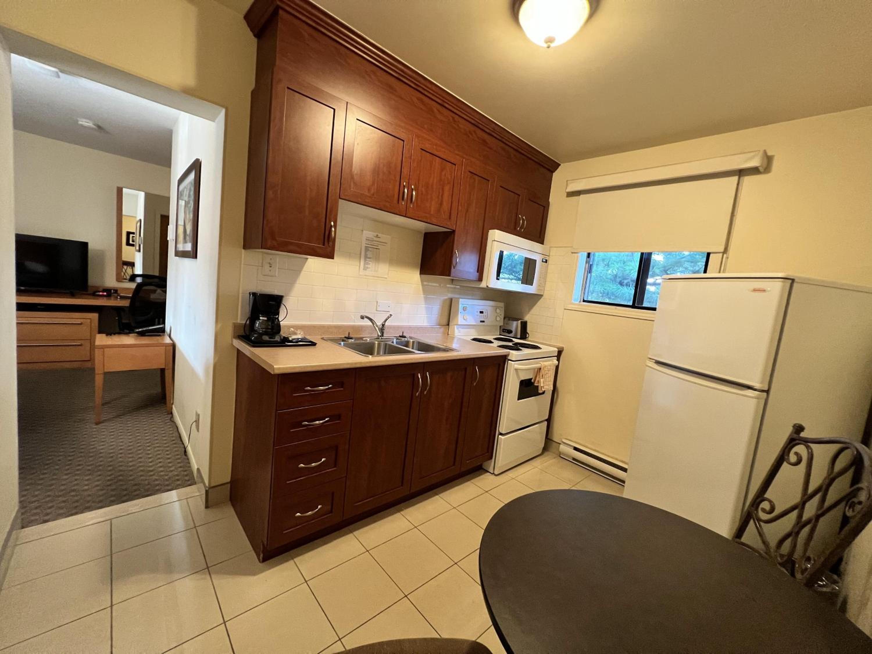 Suite with One Double Bed and Kitchenette - Photo 5