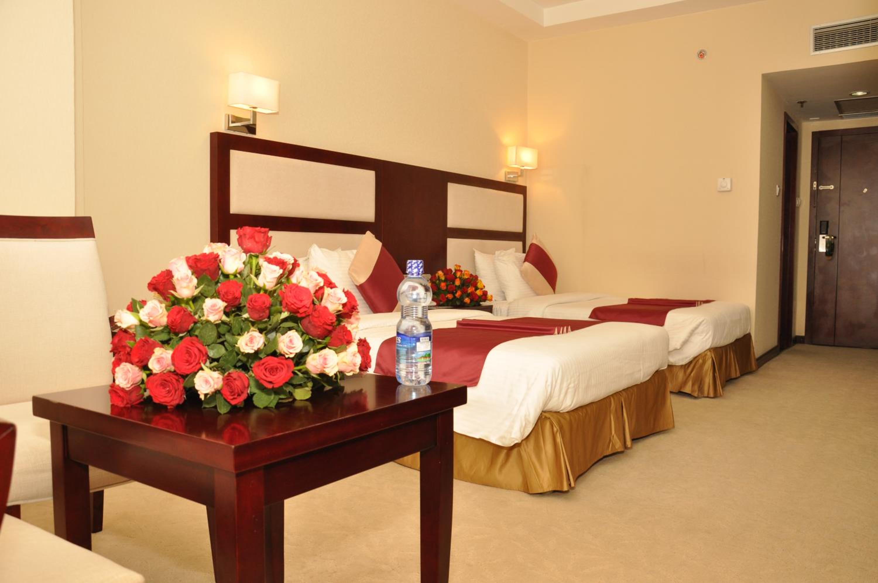 Standard Twin Room - Photo 5