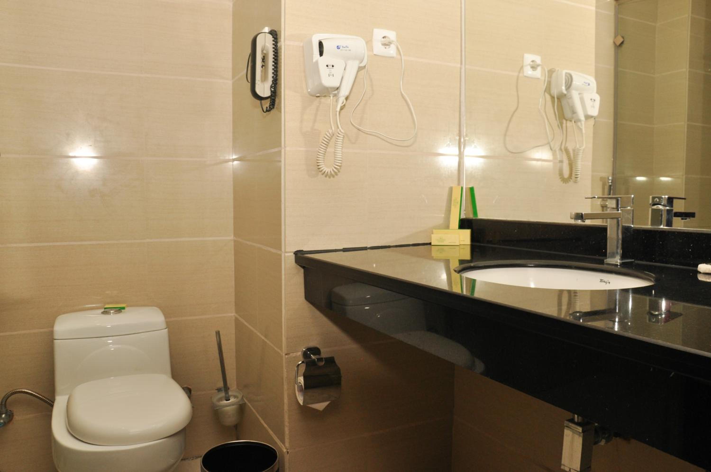 Queen Room - Photo 5