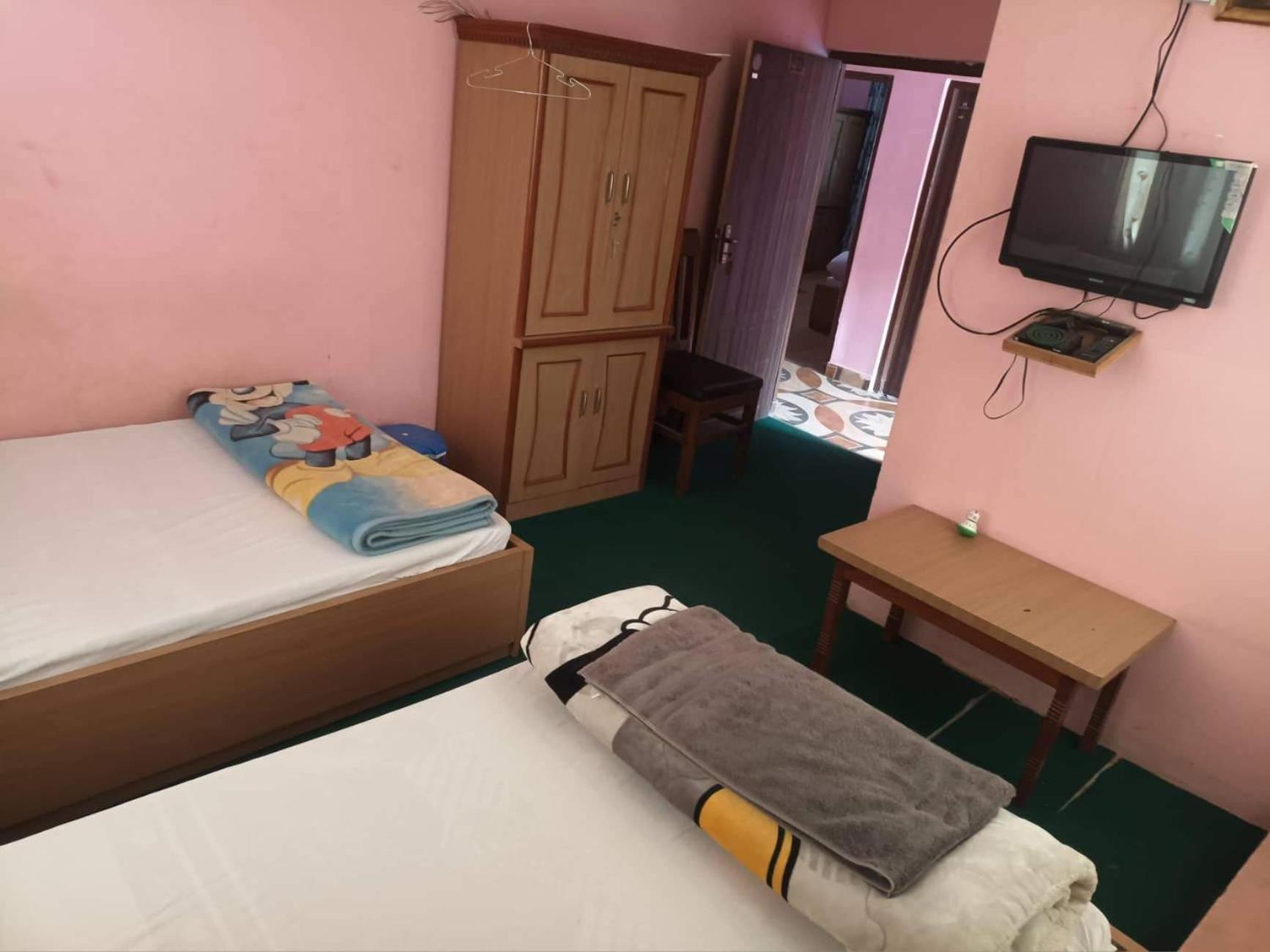 Budget Double Room photo 3
