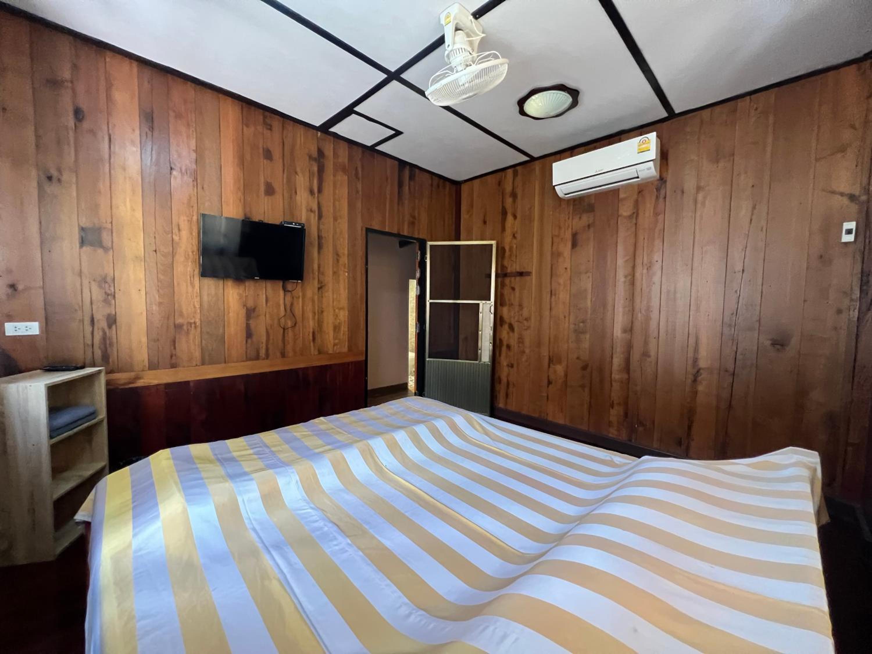 Quadruple Room with Terrace