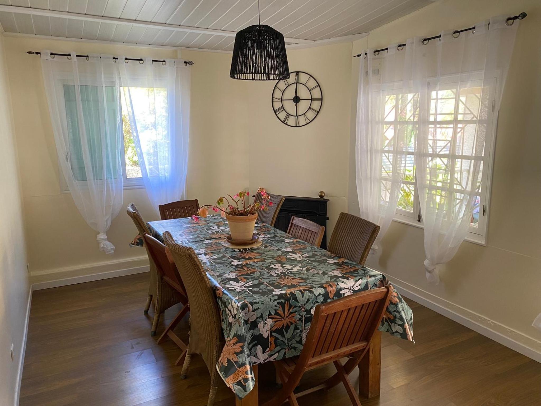 Three-Bedroom House photo 2