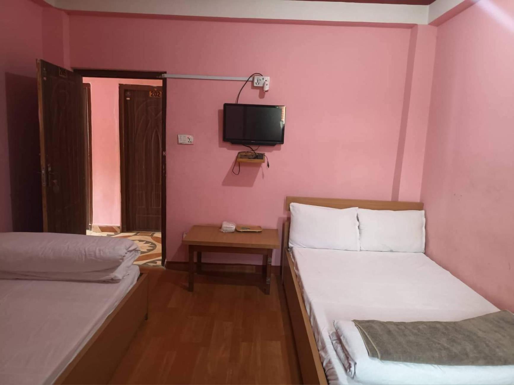 Budget Double Room photo 2