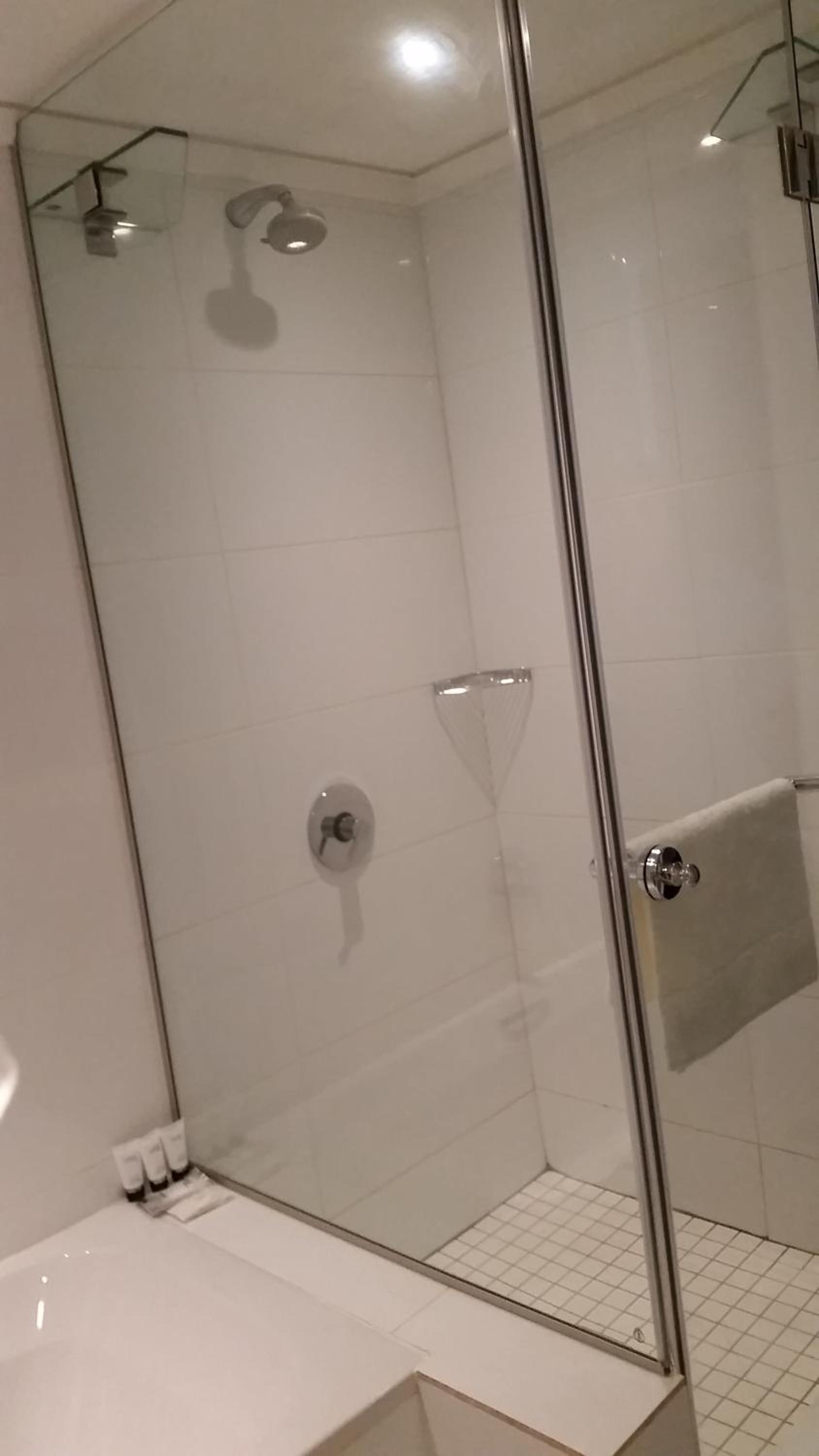 Standard Double Room - Photo 9