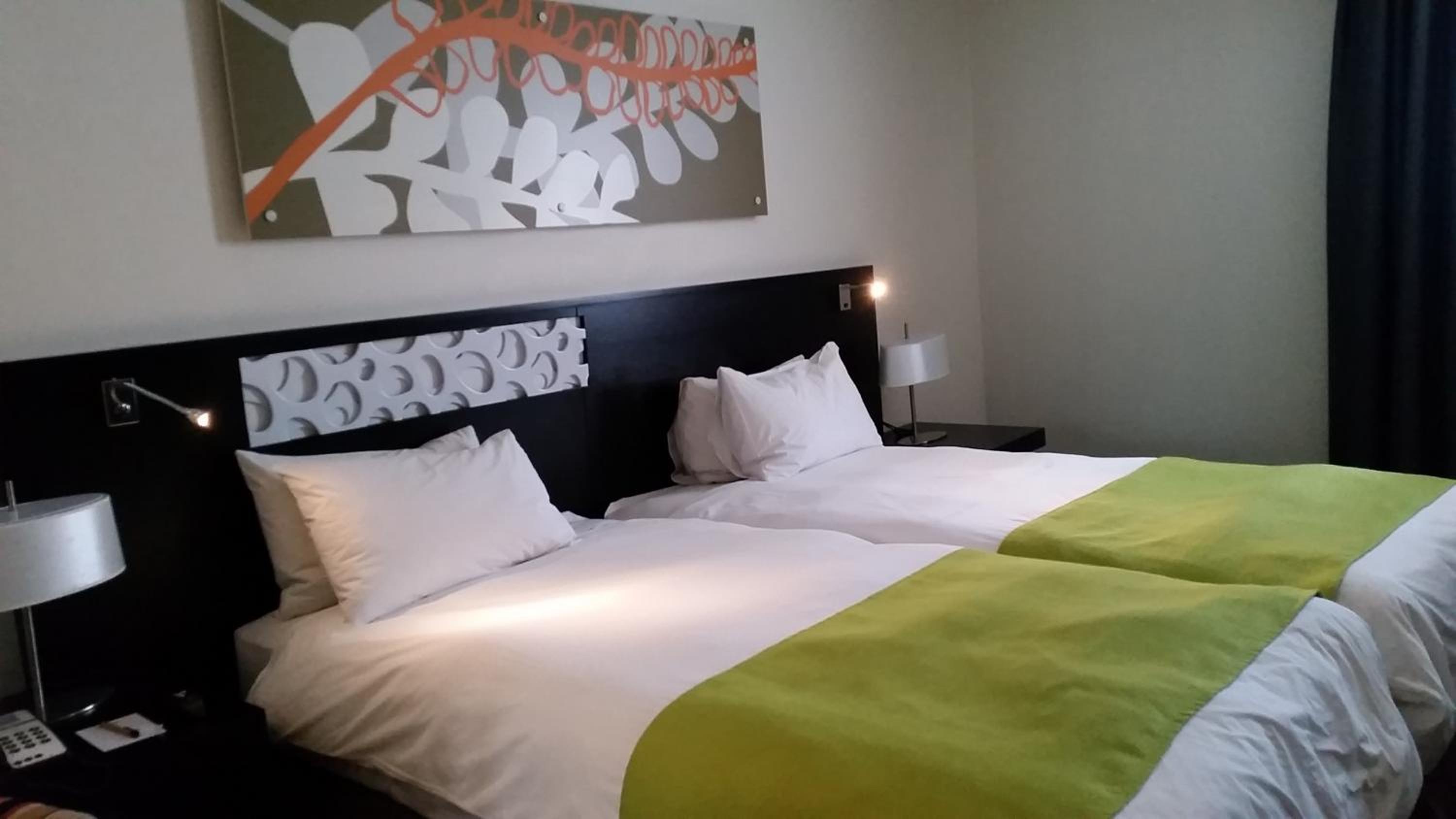 Standard Twin Room - Photo 4
