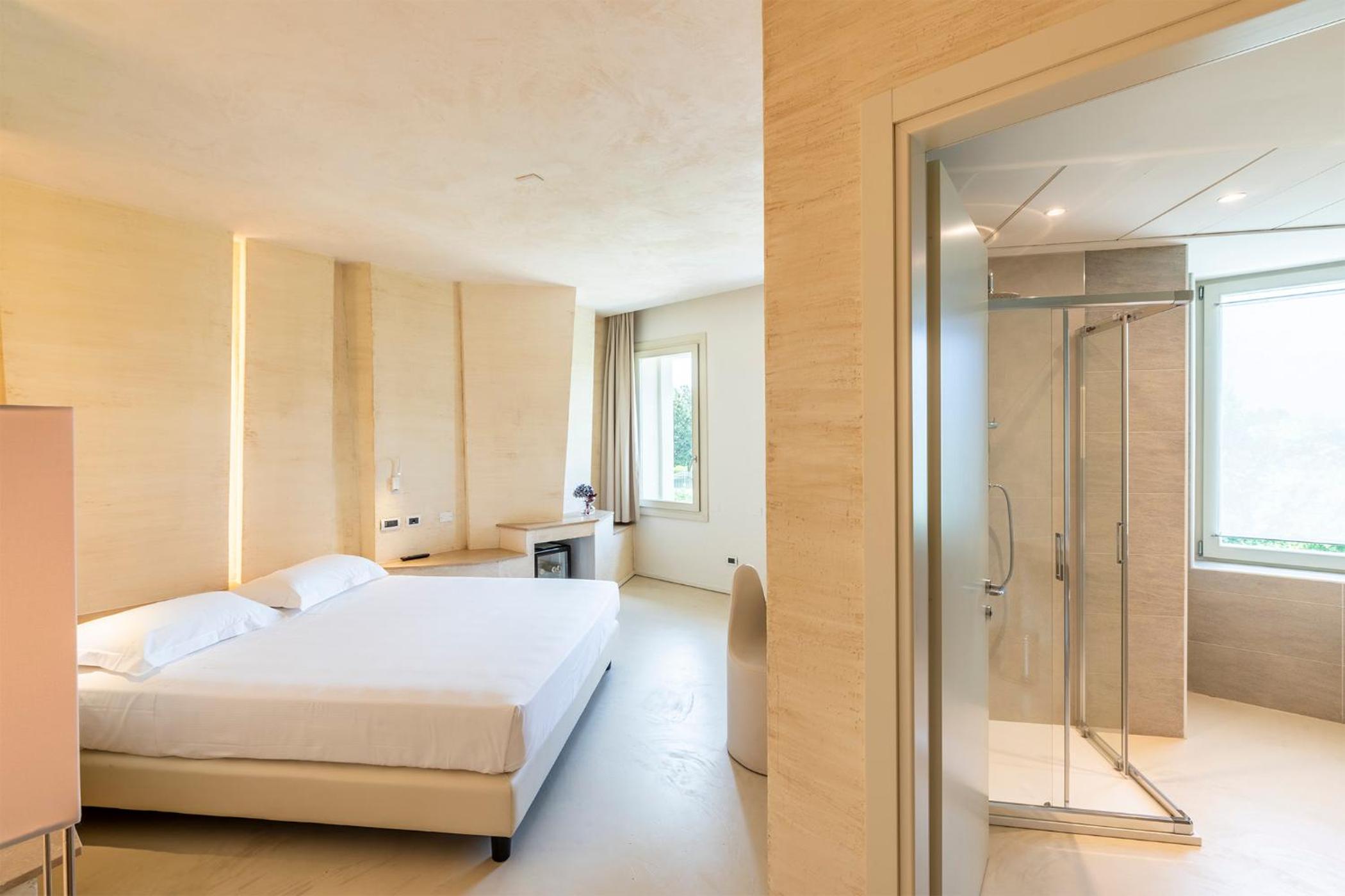 Deluxe Room - Photo 6