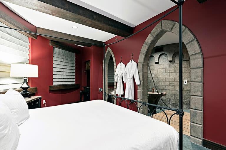 Deluxe Queen Suite