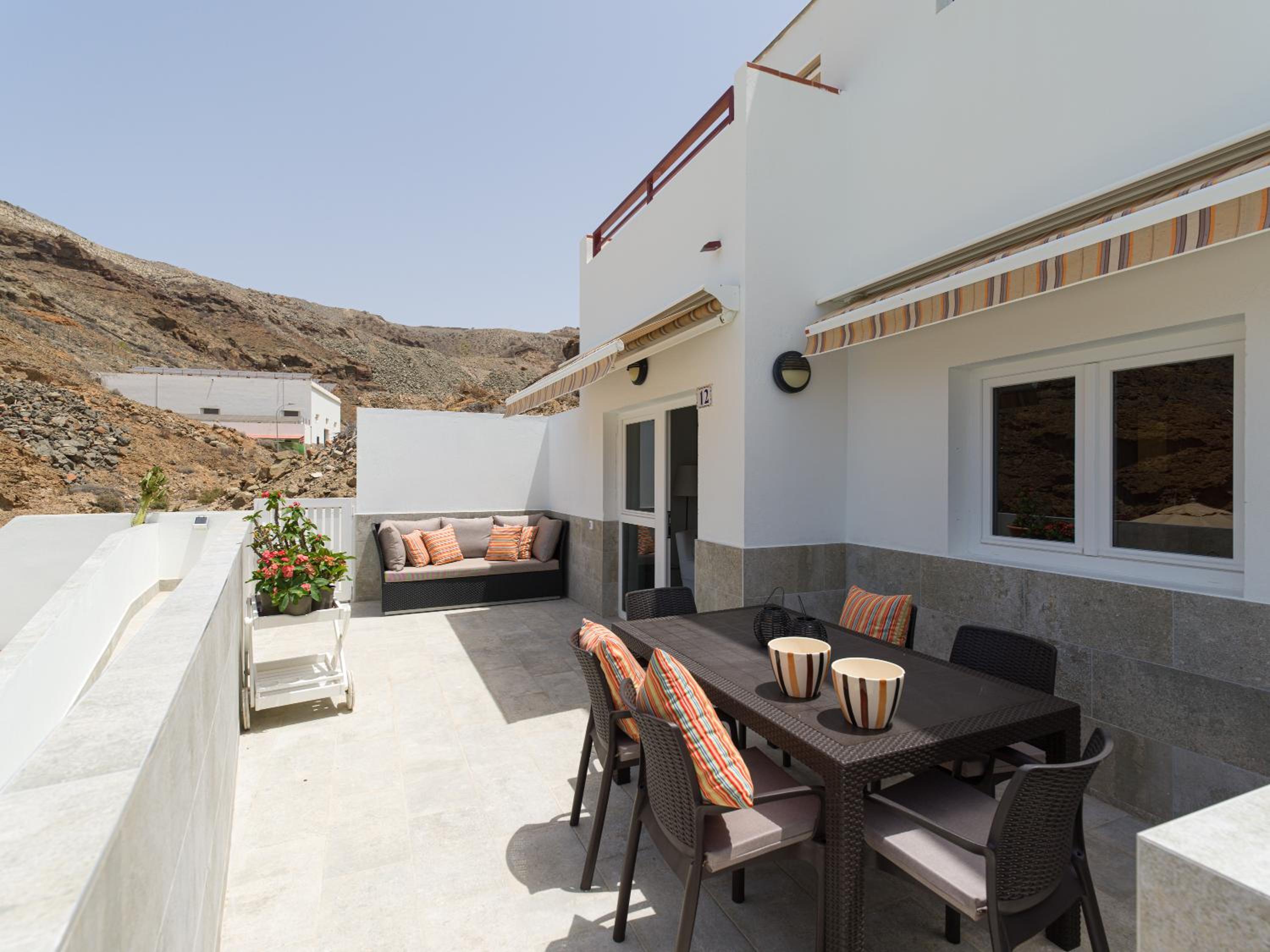 Three-Bedroom Apartment with Pool View photo 3
