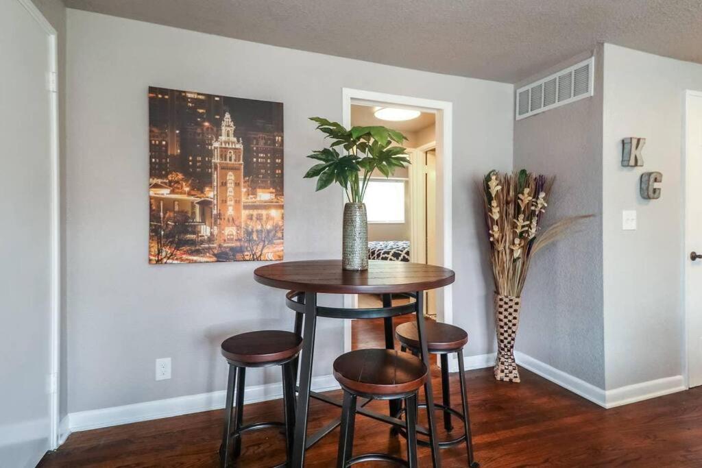 Apartment photo 2