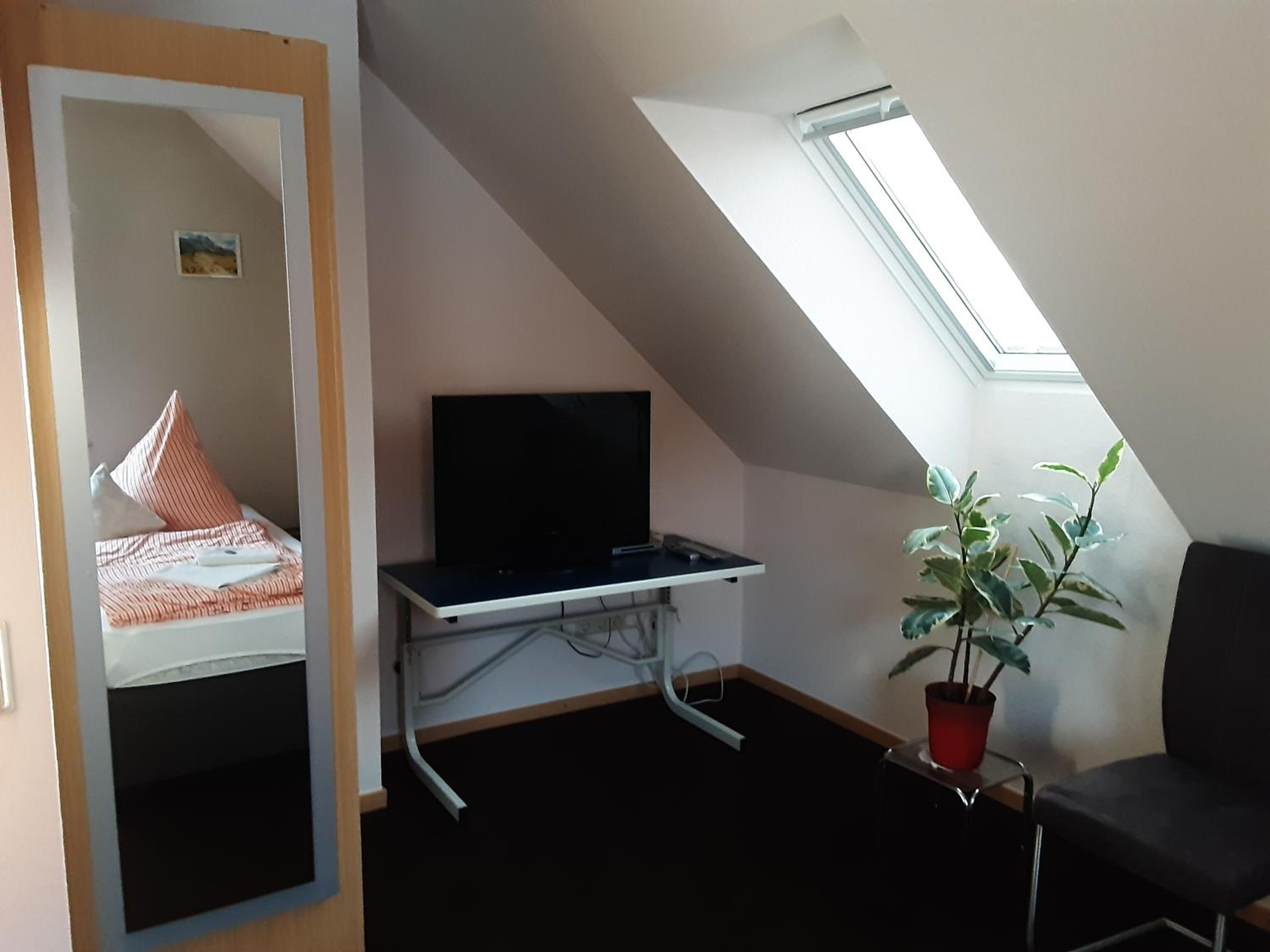 Twin Room with Shared Bathroom photo 2