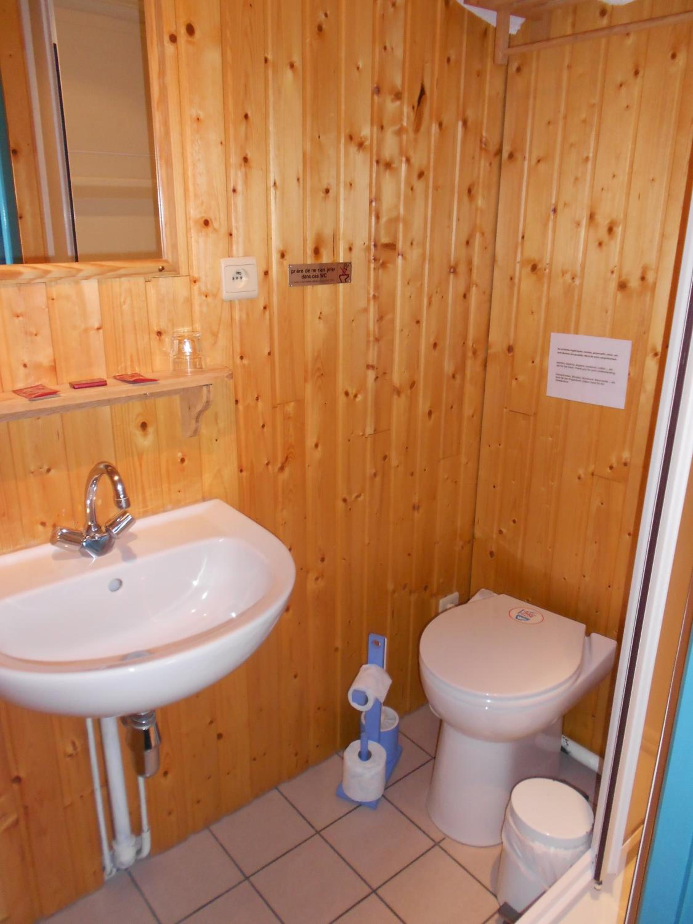 Double Room - Stair Access Only - Photo 7