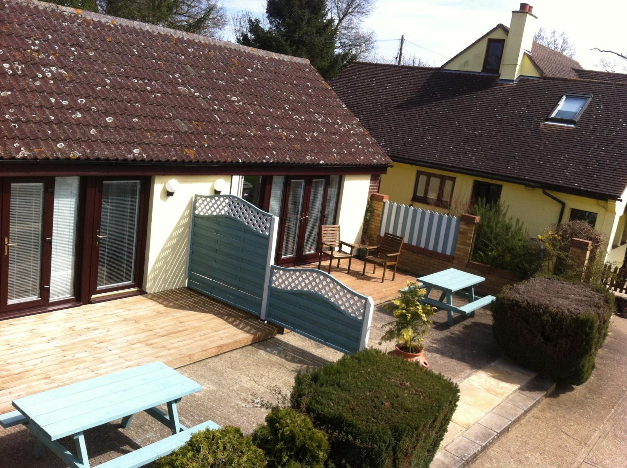 Deluxe Double Room with Lake View - Photo 10