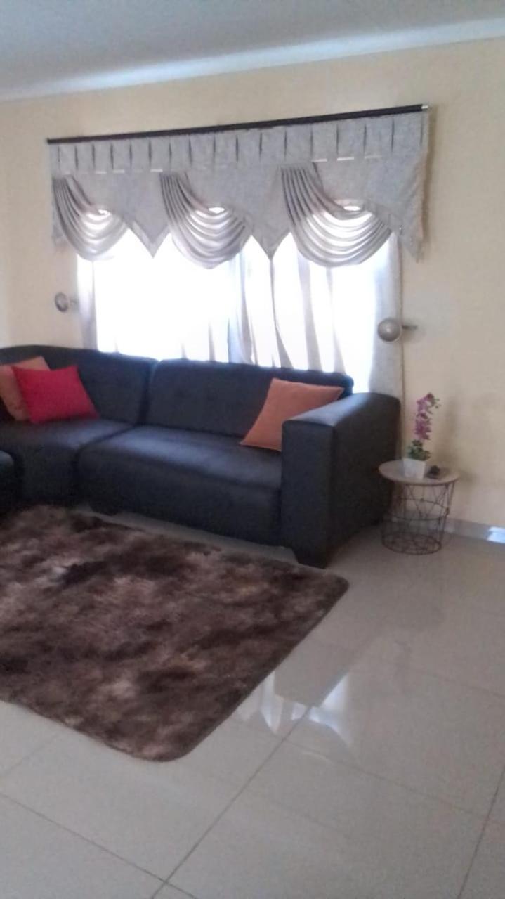 Double Room with Shared Bathroom photo 2