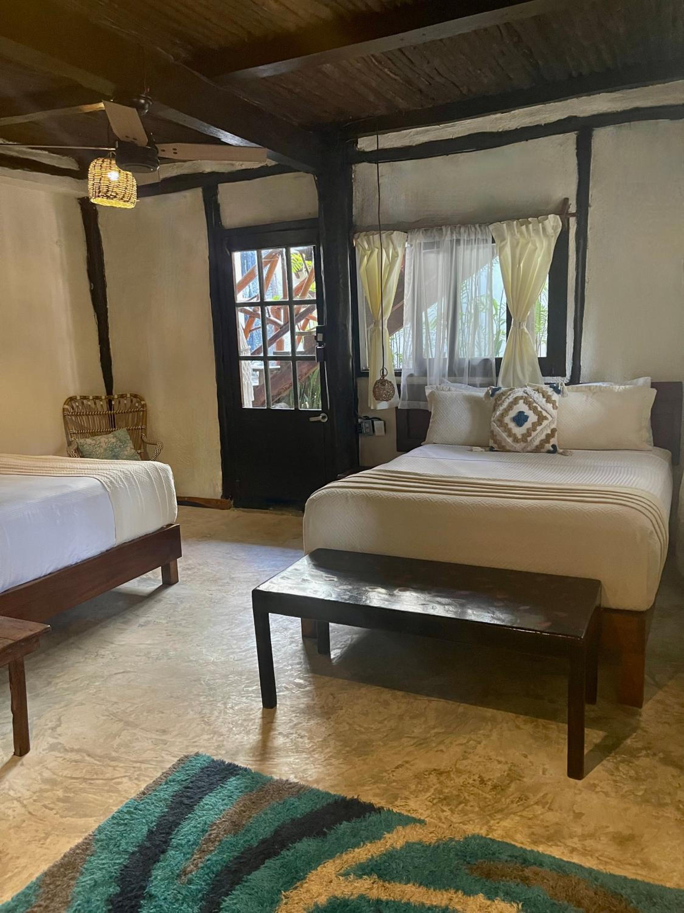 Double Room with Two Double Beds - Photo 19
