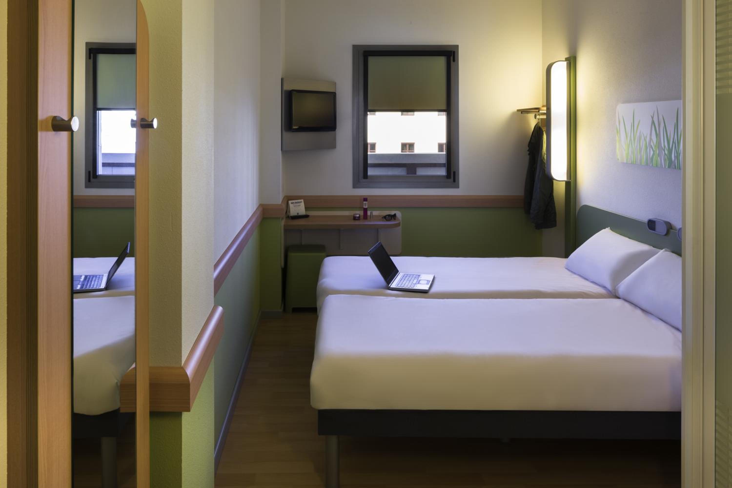 Twin Room - Photo 4