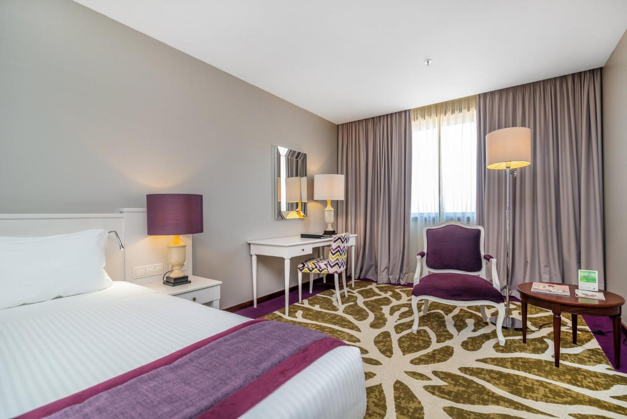 Standard Queen Room photo 2