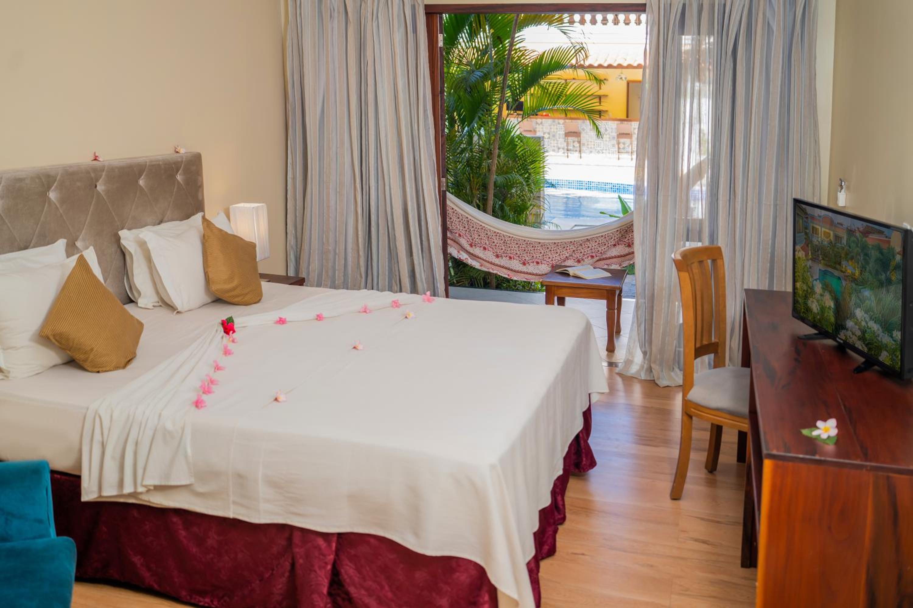 Double or Twin Room with Garden View photo 1