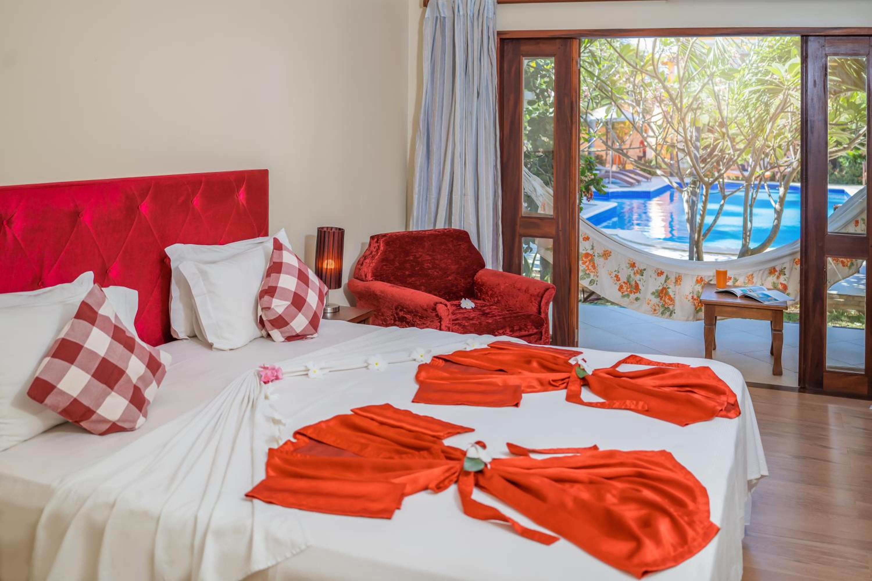 Deluxe Double or Twin Room with Garden View photo 3