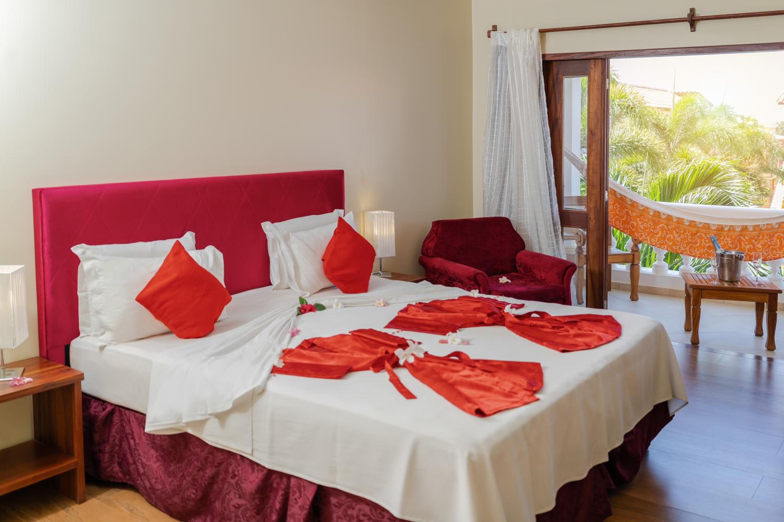 Deluxe Double or Twin Room with Balcony photo 2