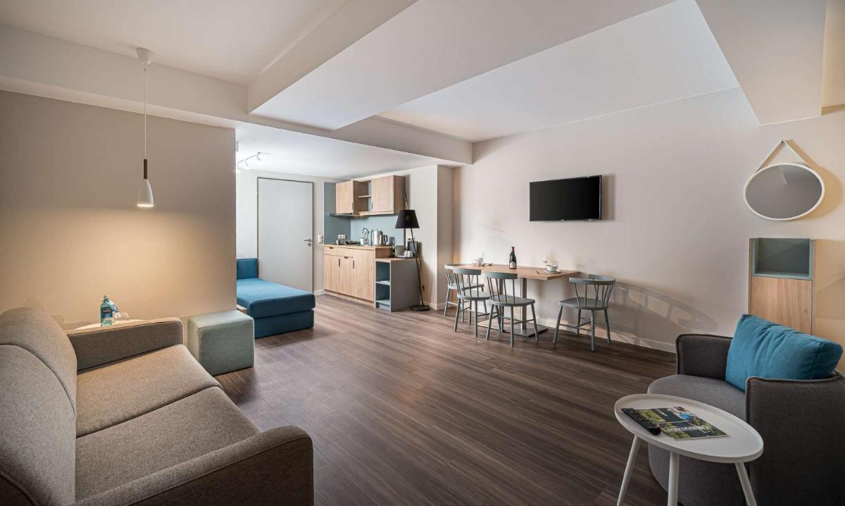 Deluxe Apartment photo 2