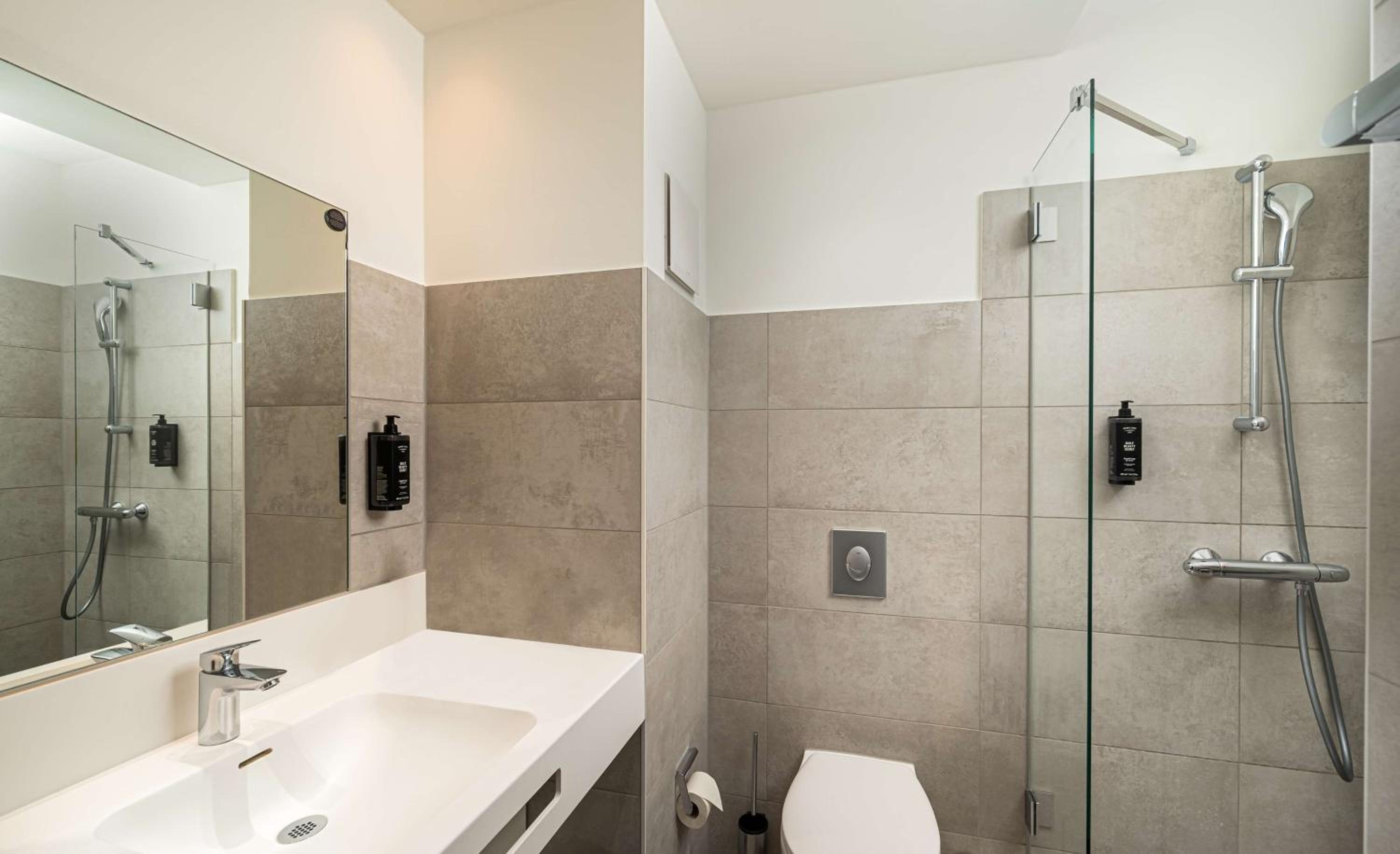 Standard Double Room - Photo 3