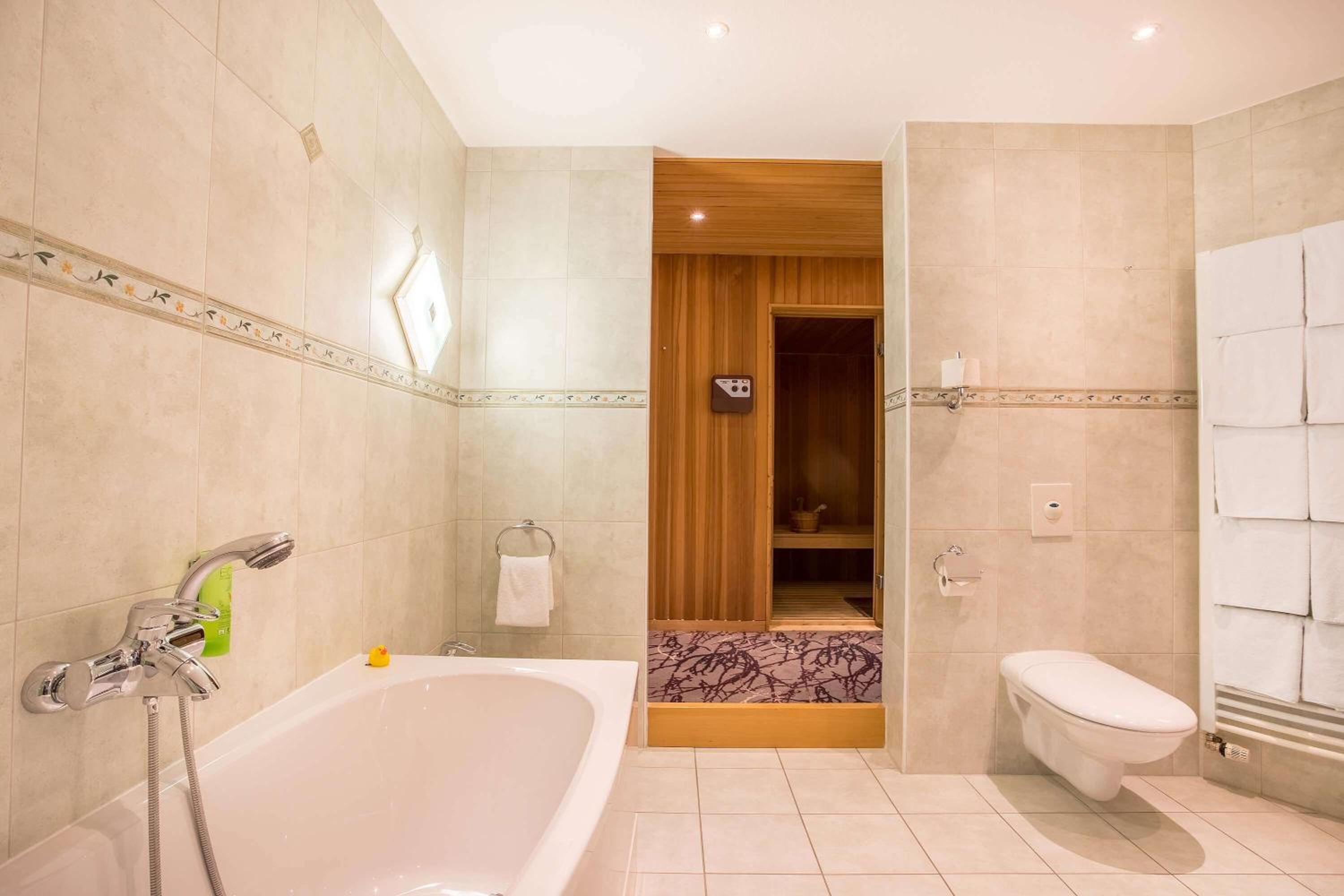Suite - Photo 7