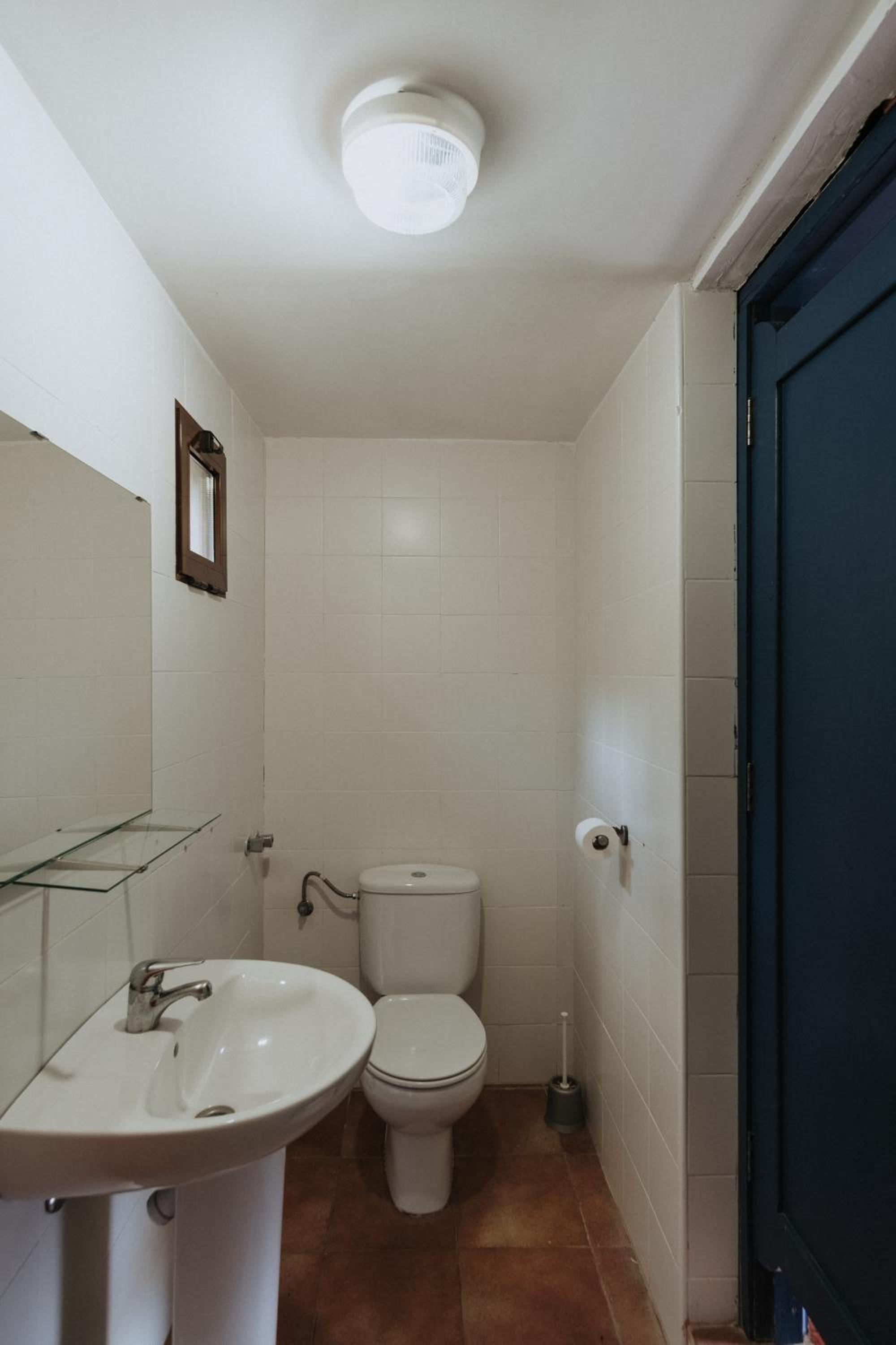 Family Room with Private Bathroom photo 2