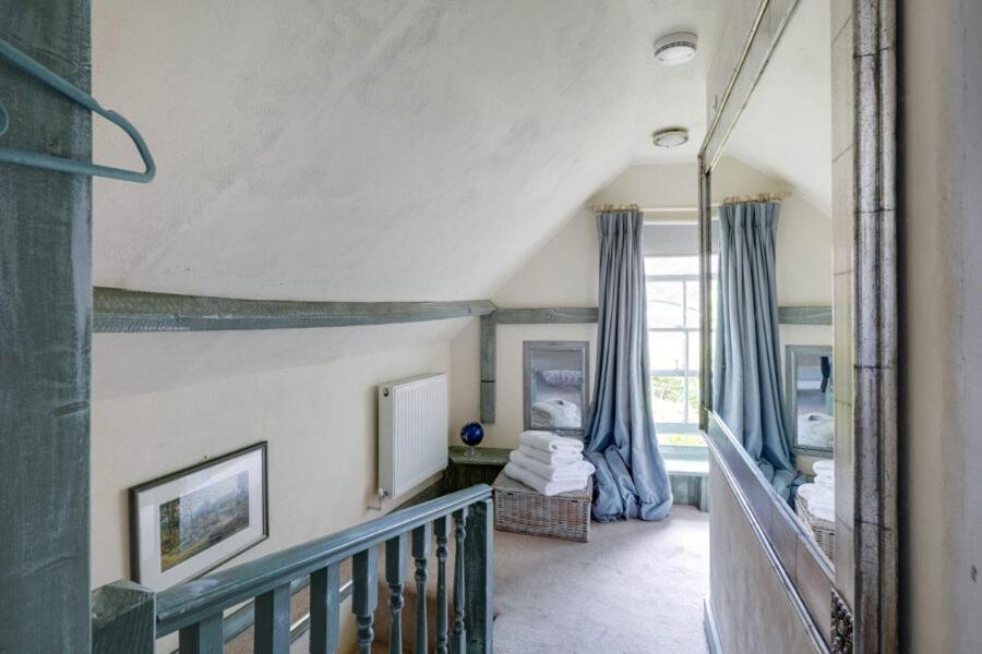 Deluxe Double Room with Shower - Photo 4