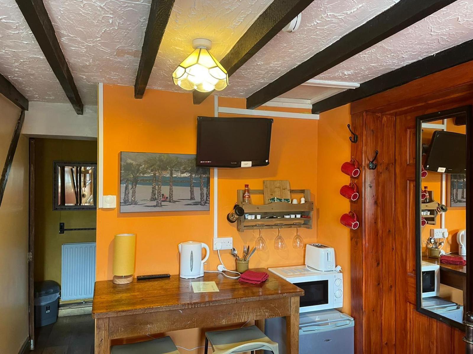 Three-Bedroom House photo 2