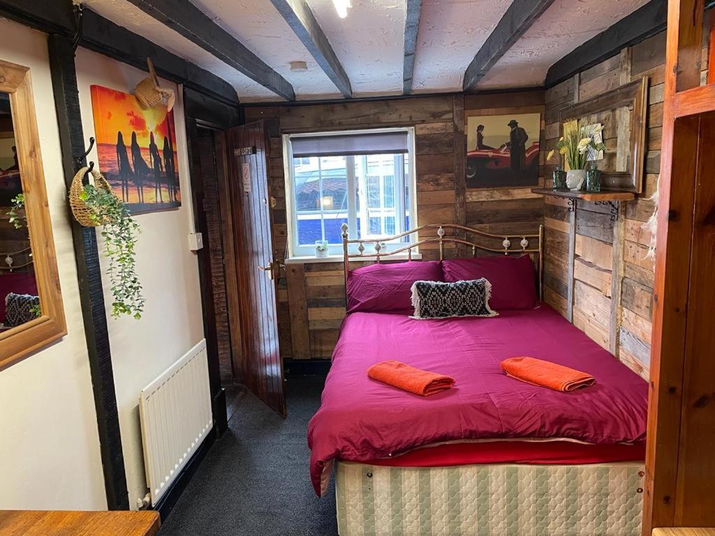 Two-Bedroom House photo 2