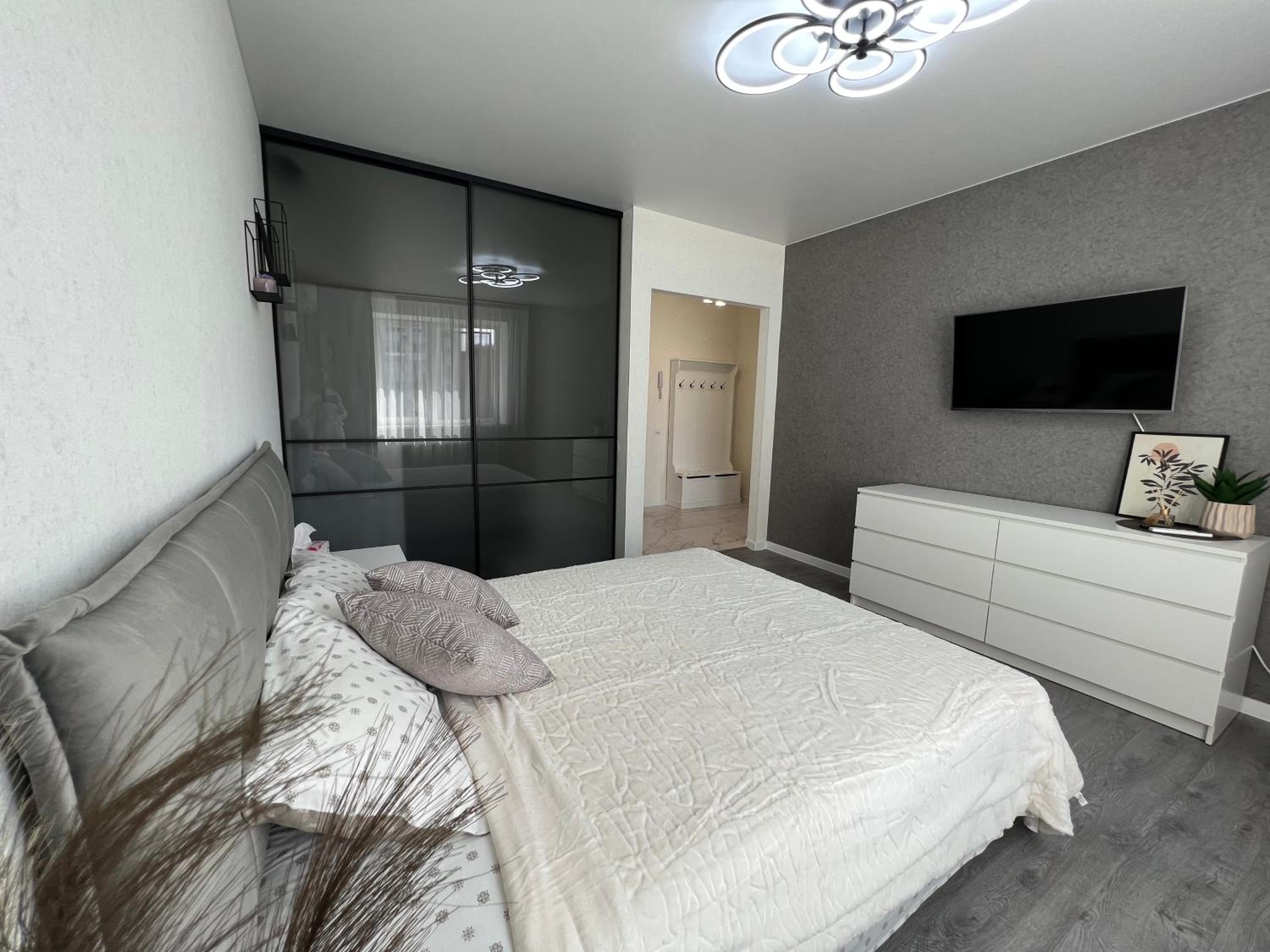 Apartment photo 2
