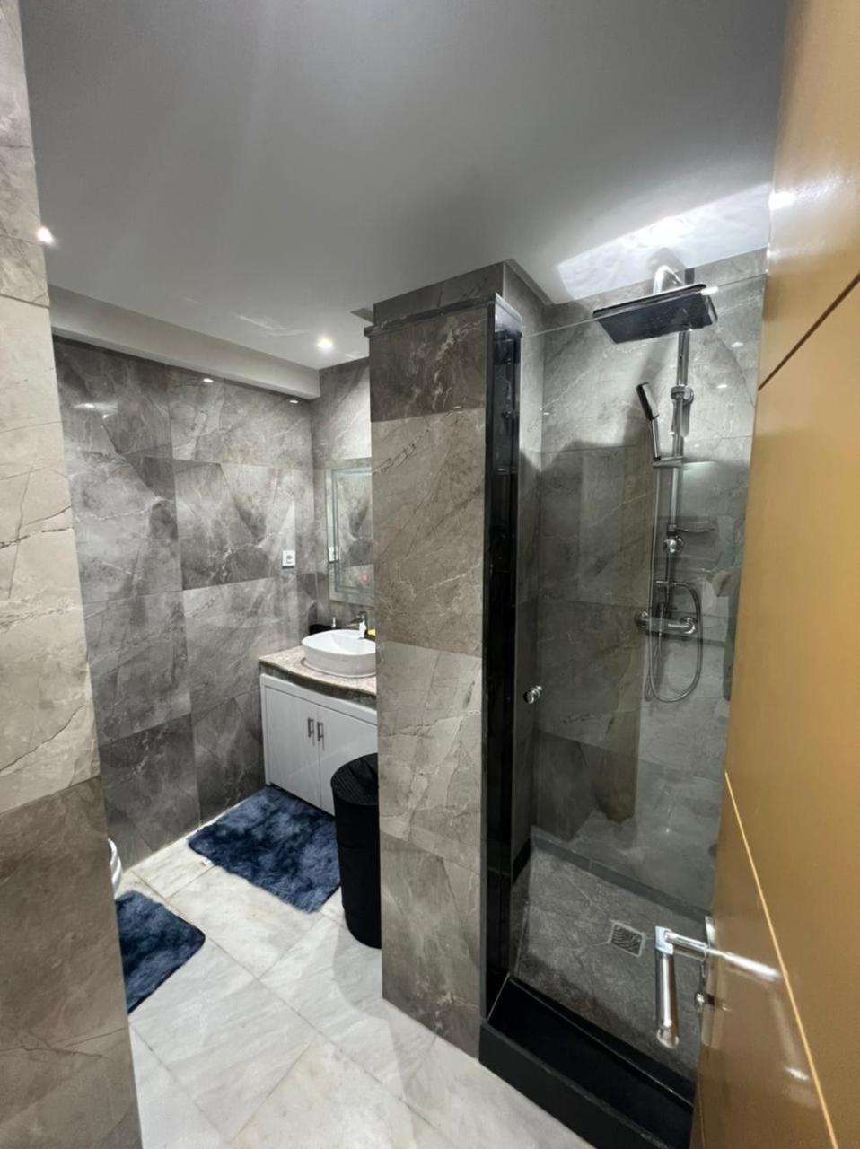 One-Bedroom Apartment - Photo 18