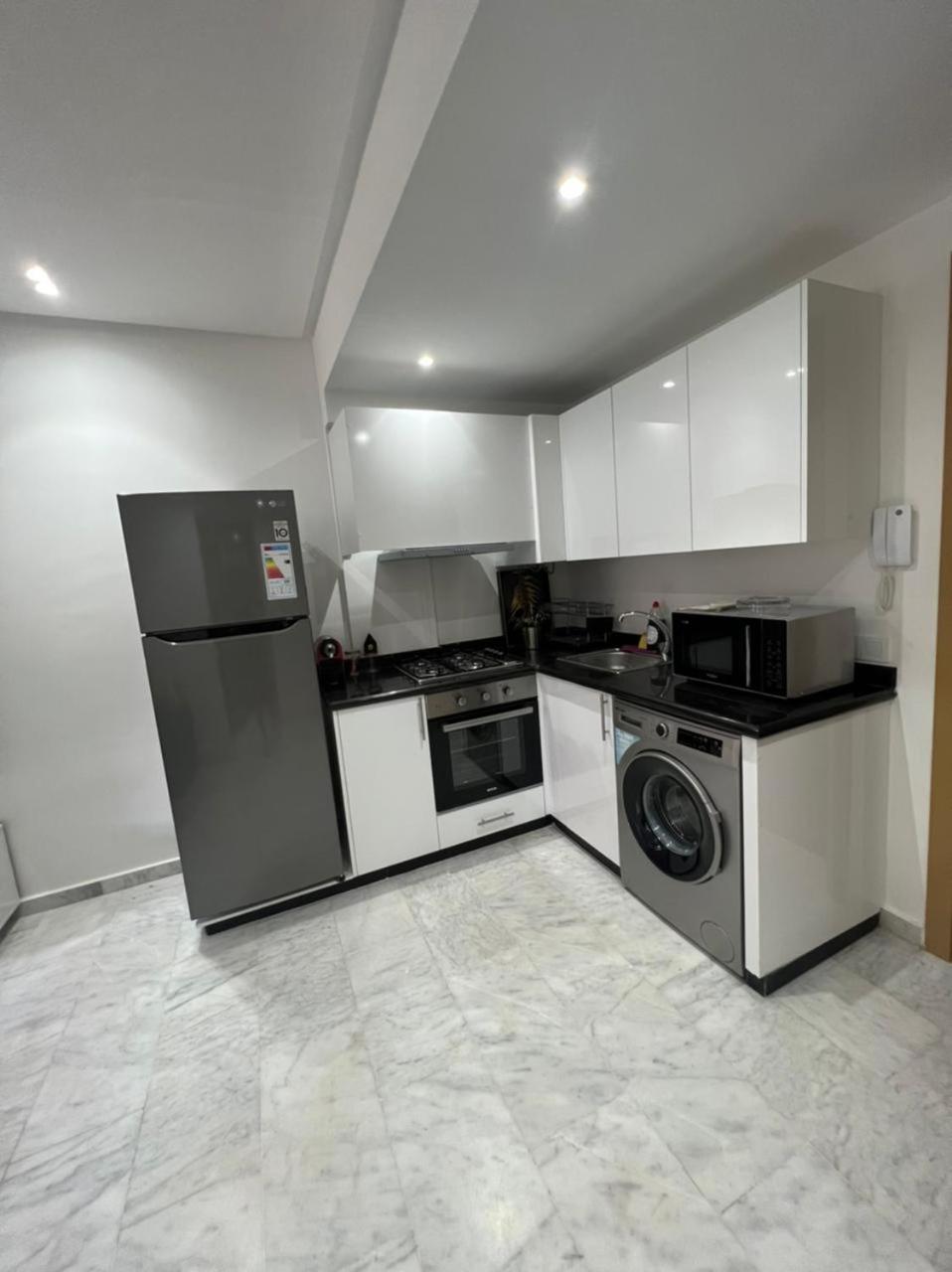 One-Bedroom Apartment - Photo 5