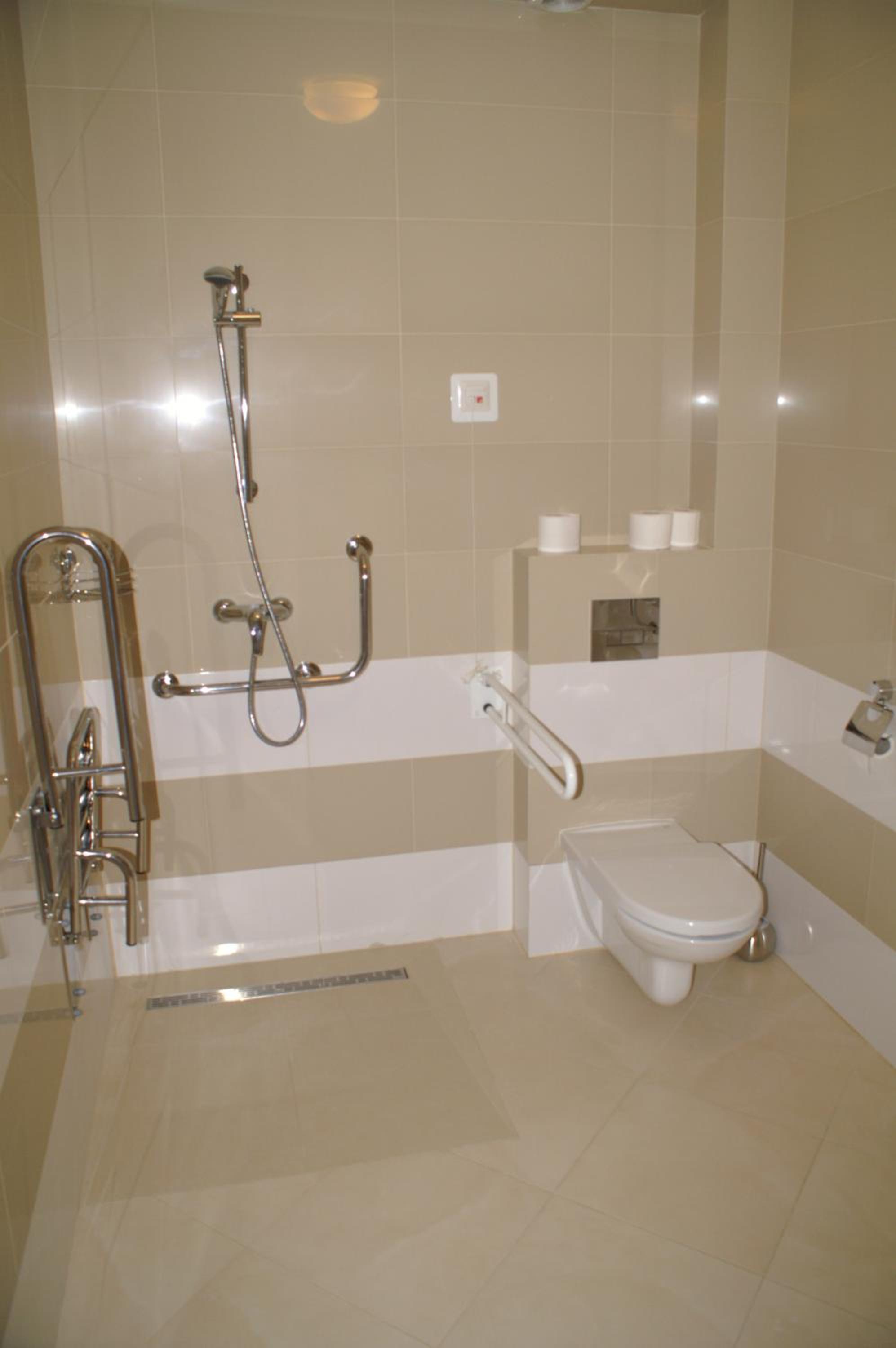 Double Room - Disability Access photo 3