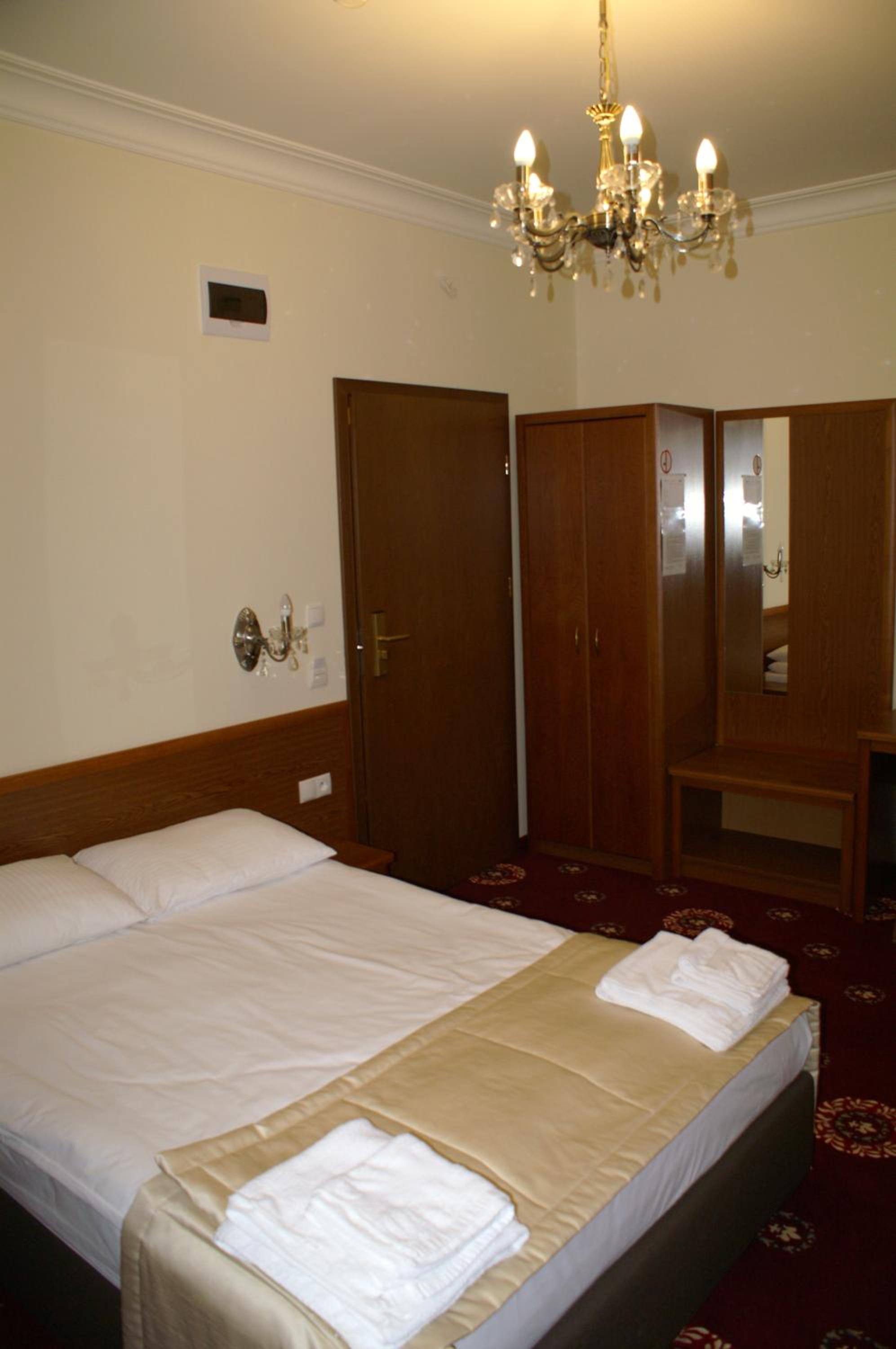Double Room - Disability Access photo 1
