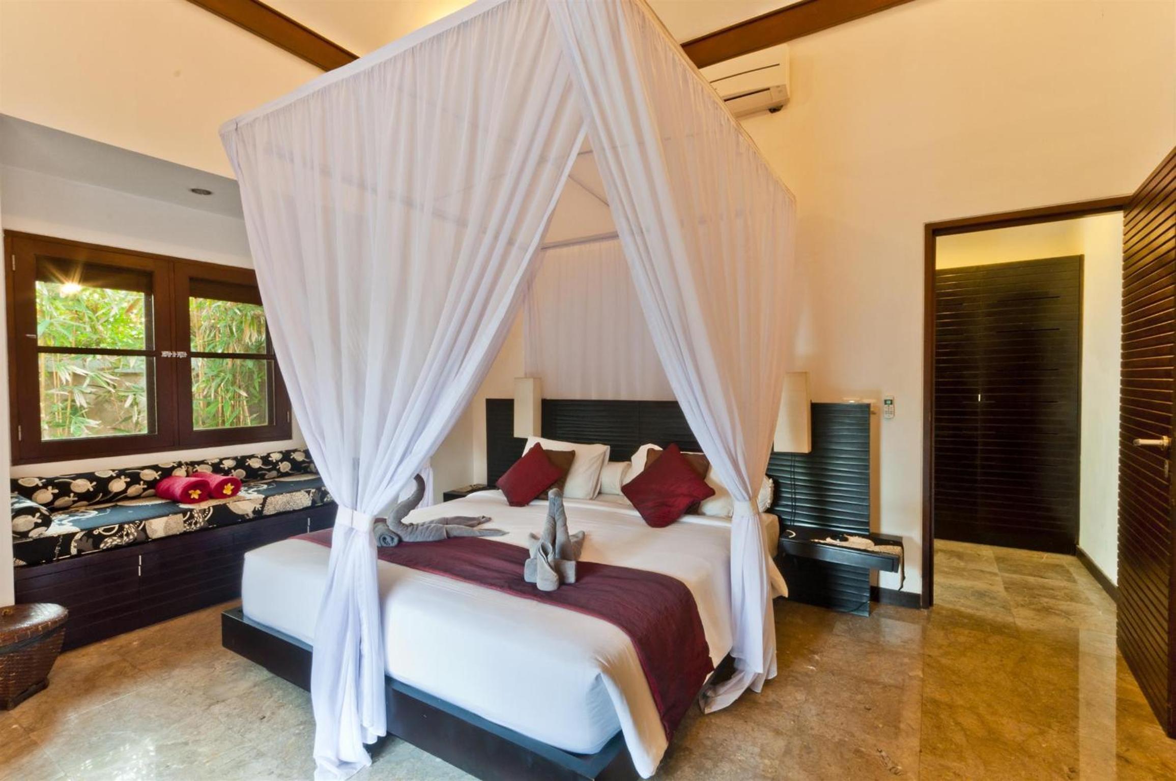 Deluxe King Room - Photo 8