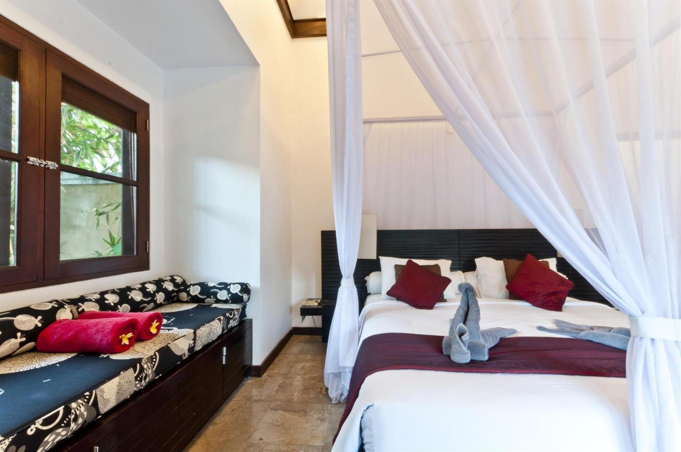 Deluxe King Room - Photo 2