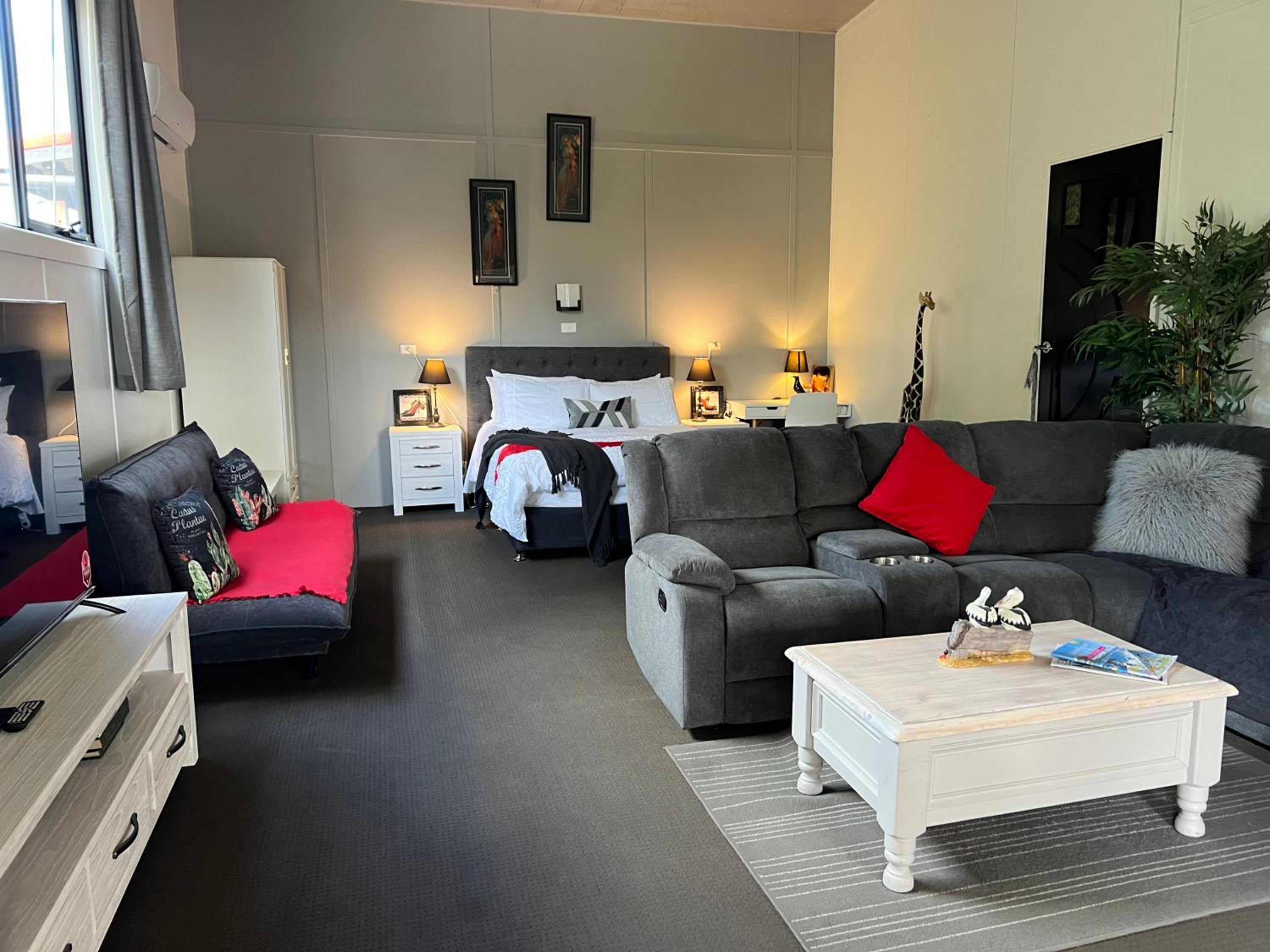Studio Apartment - Ground Floor - Photo 23