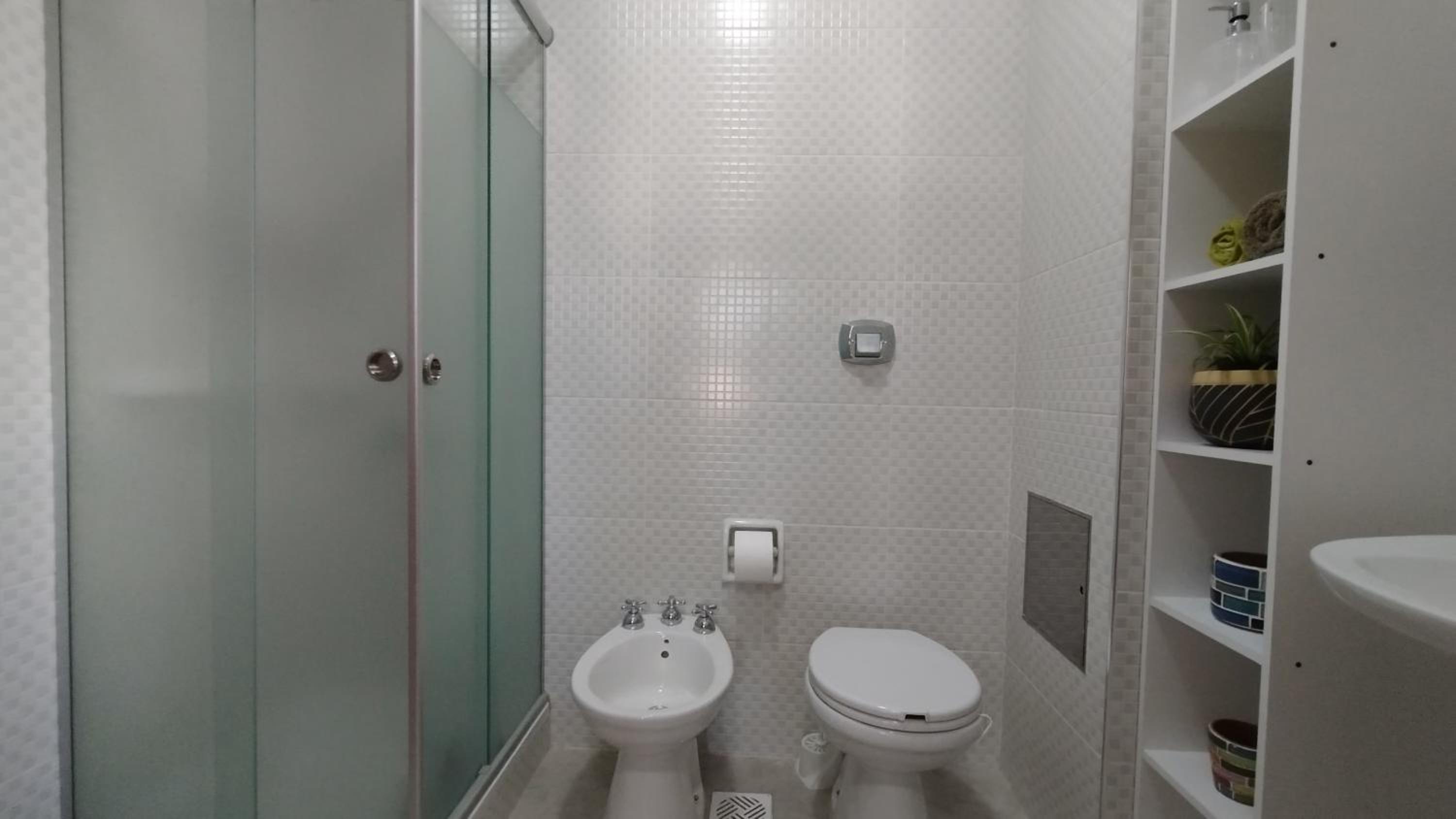 Family Room with Private Bathroom photo 2
